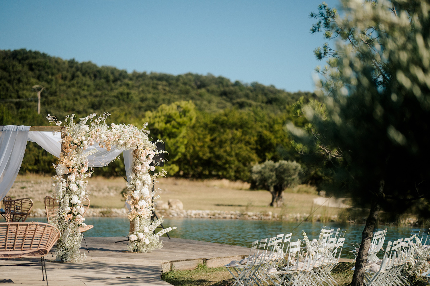 Mariage élégant aux Domaines de Patras - Carla + David - Blog Mariage Madame C