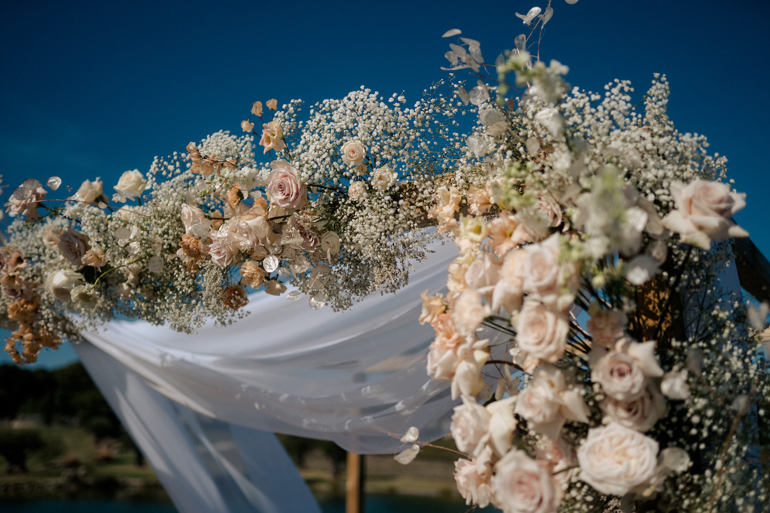 Mariage élégant aux Domaines de Patras - Carla + David - Blog Mariage Madame C