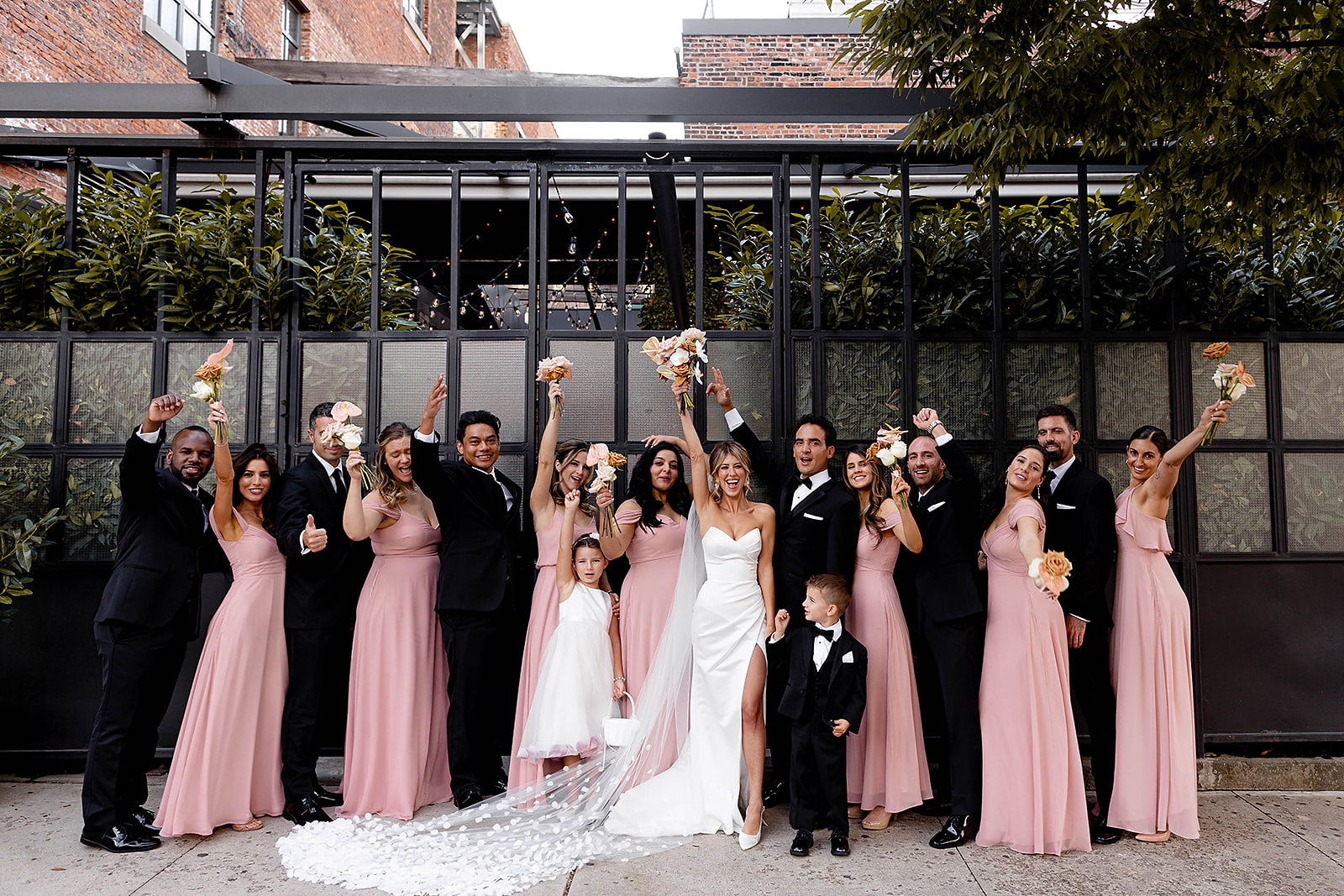 Mariage à Brooklyn au Wythe Hotel - Claire + Anthony - Blog Mariage Madame C Mariage à Brooklyn au Wythe Hotel - Claire + Anthony - Blog Mariage Madame C