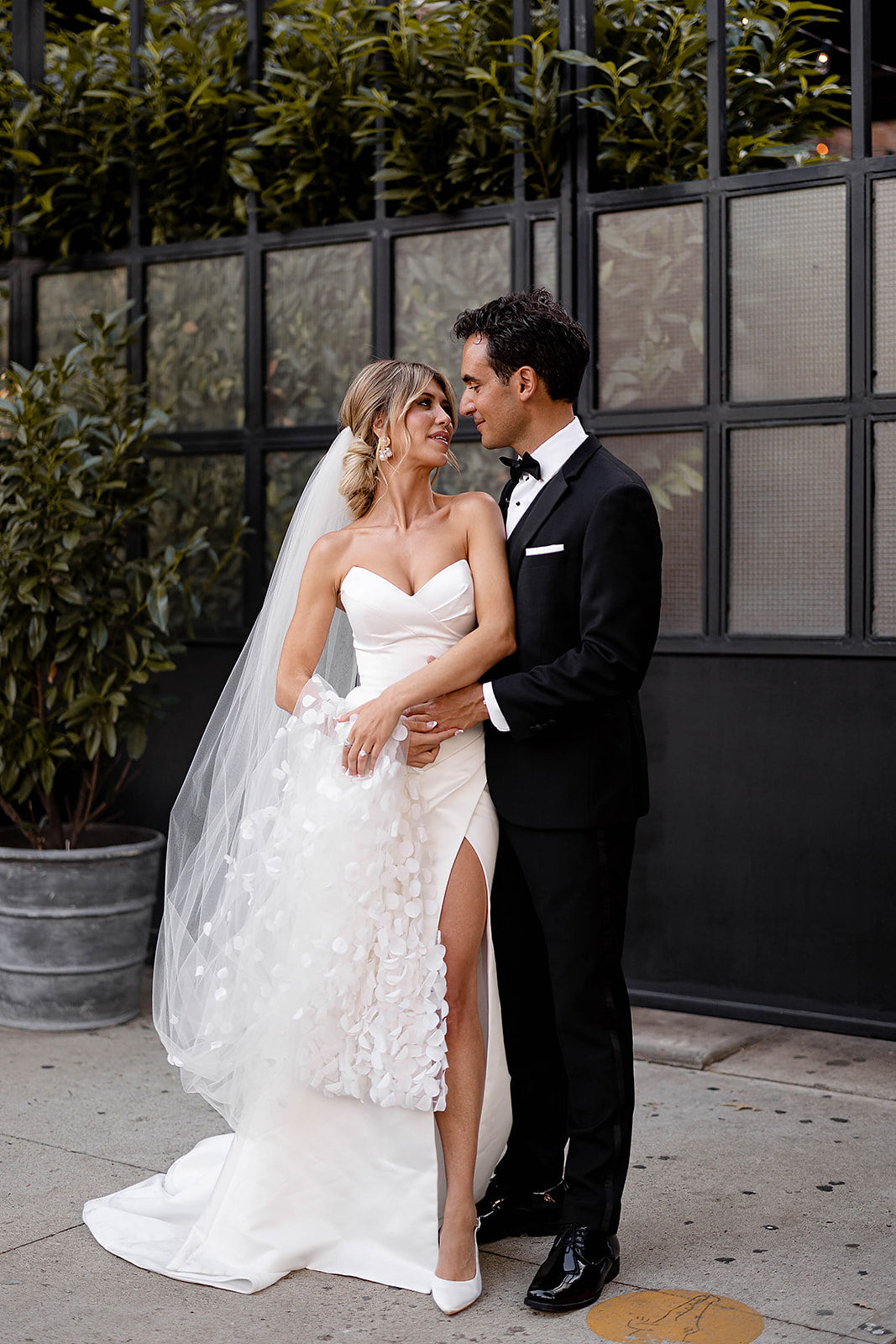 Mariage à Brooklyn au Wythe Hotel - Claire + Anthony - Blog Mariage Madame C Mariage à Brooklyn au Wythe Hotel - Claire + Anthony - Blog Mariage Madame C