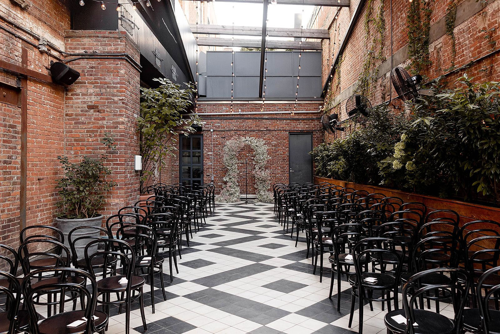 Mariage à Brooklyn au Wythe Hotel - Claire + Anthony - Blog Mariage Madame C Mariage à Brooklyn au Wythe Hotel - Claire + Anthony - Blog Mariage Madame C