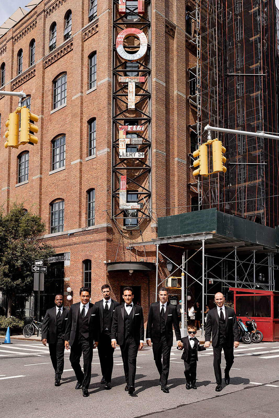 Mariage à Brooklyn au Wythe Hotel - Claire + Anthony - Blog Mariage Madame C Mariage à Brooklyn au Wythe Hotel - Claire + Anthony - Blog Mariage Madame C