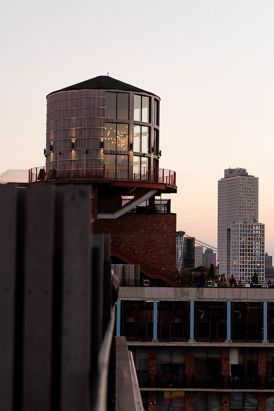 Mariage à Brooklyn au Wythe Hotel - Claire + Anthony - Blog Mariage Madame C Mariage à Brooklyn au Wythe Hotel - Claire + Anthony - Blog Mariage Madame C