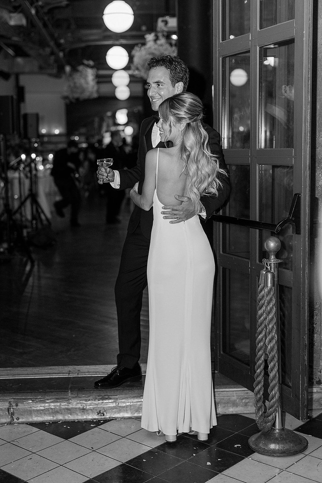 Mariage à Brooklyn au Wythe Hotel - Claire + Anthony - Blog Mariage Madame C Mariage à Brooklyn au Wythe Hotel - Claire + Anthony - Blog Mariage Madame C