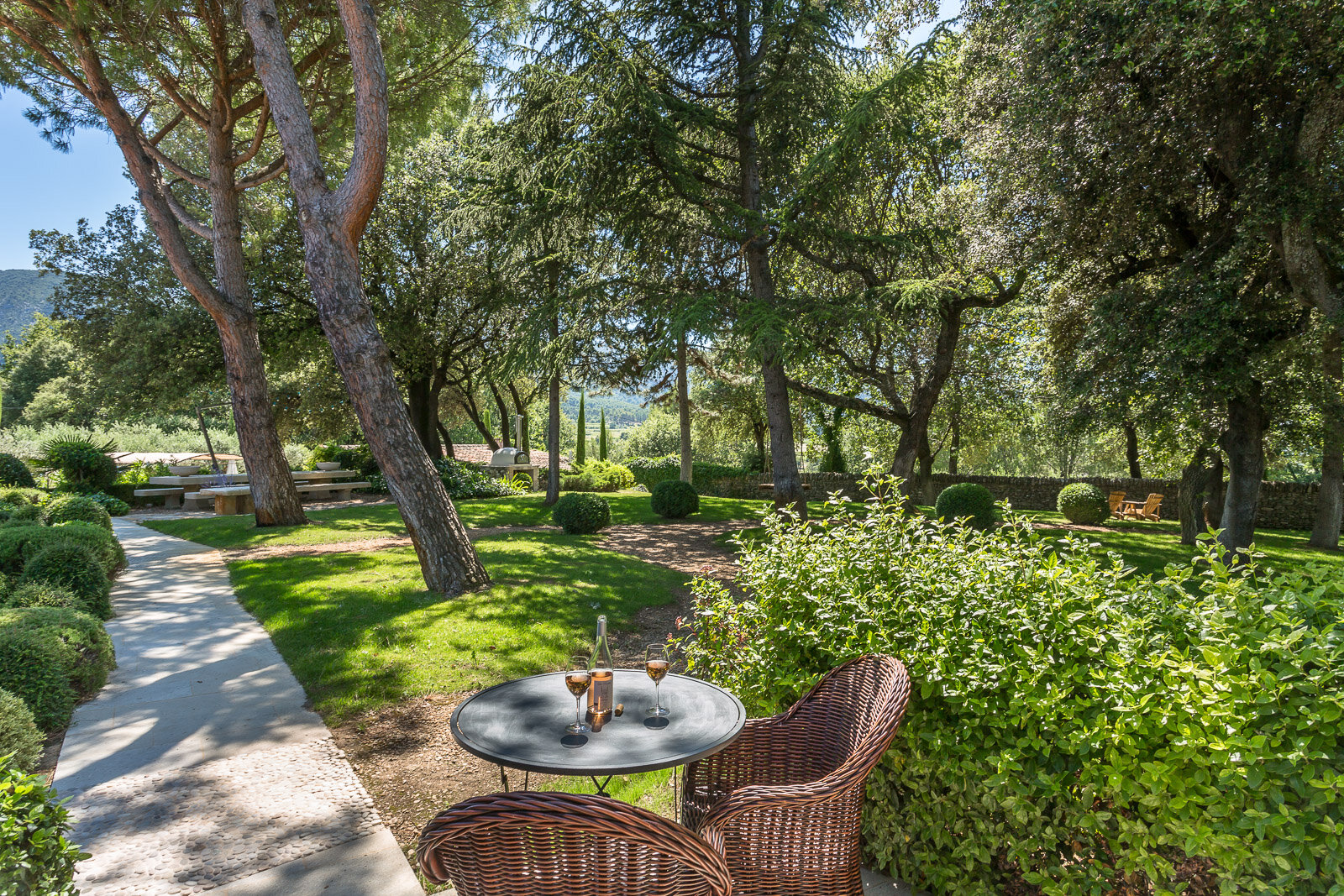 Lune de miel en Provence : les plus beaux hôtels et maisons d’hôtes - Blog Mariage Madame C Lune de miel en Provence : les plus beaux hôtels et maisons d’hôtes - Blog Mariage Madame C