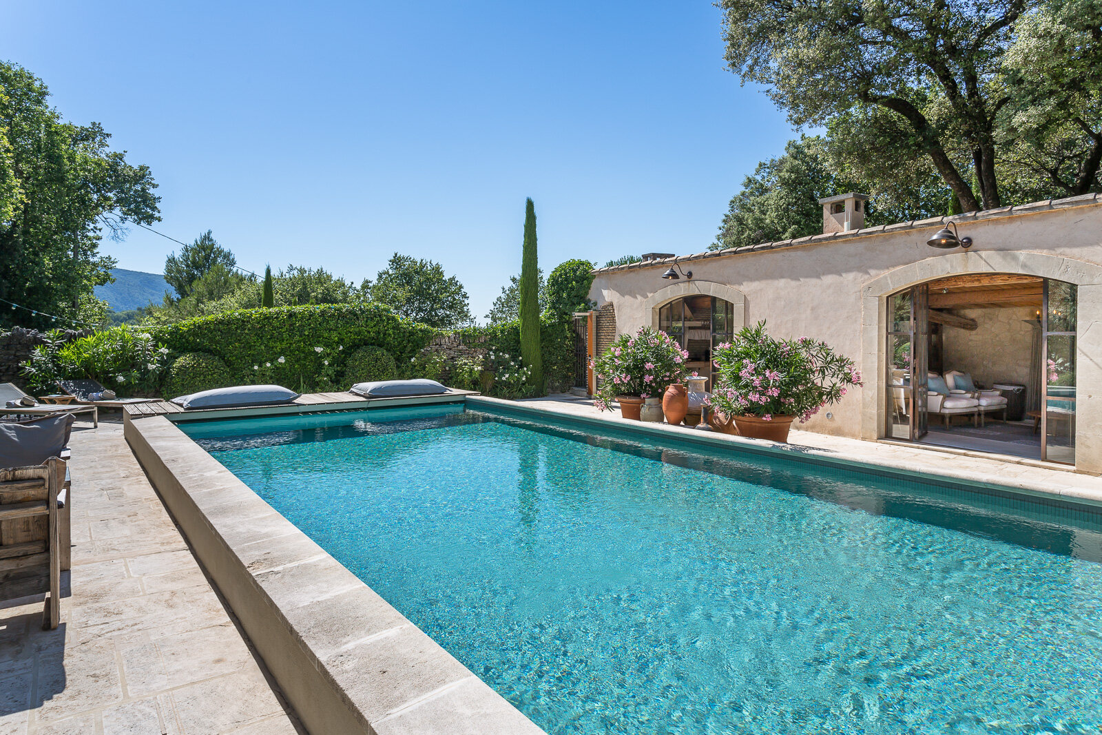 Lune de miel en Provence : les plus beaux hôtels et maisons d’hôtes - Blog Mariage Madame C Lune de miel en Provence : les plus beaux hôtels et maisons d’hôtes - Blog Mariage Madame C