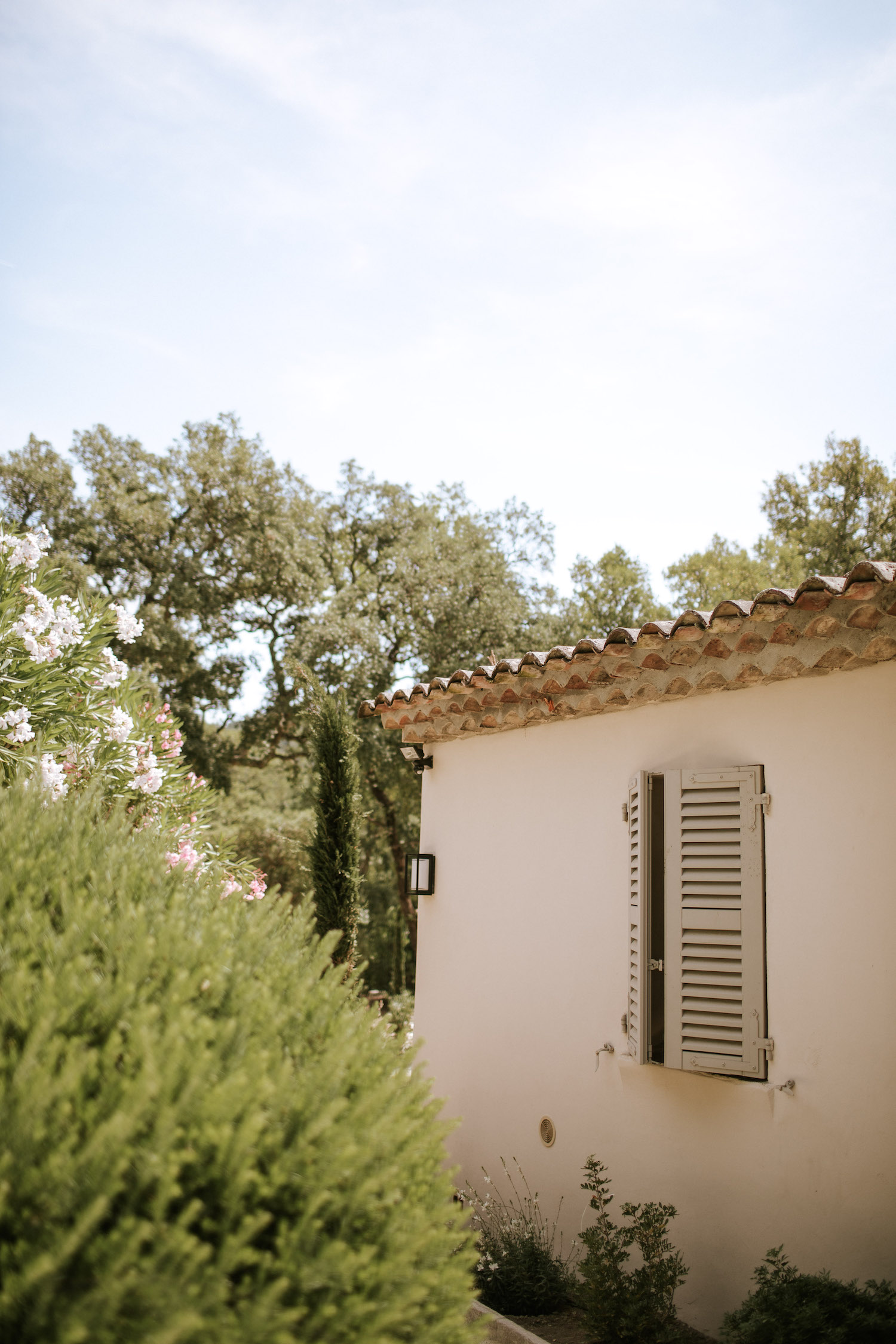 Mariage méditerranéen à Saint Tropez - Margaux + Lucas - Blog Mariage Madame C