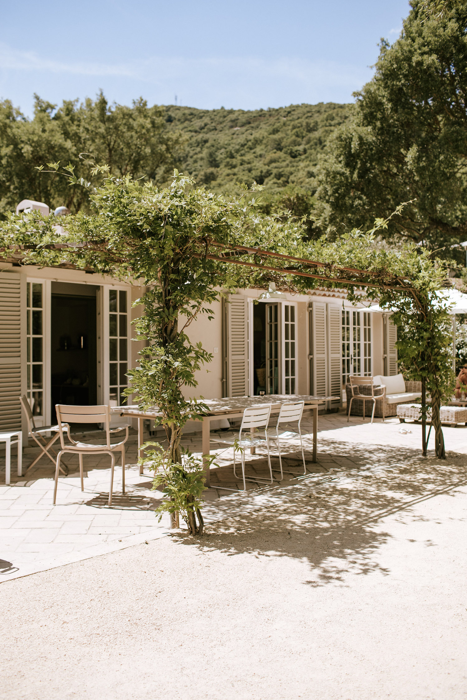 Mariage méditerranéen à Saint Tropez - Margaux + Lucas - Blog Mariage Madame C