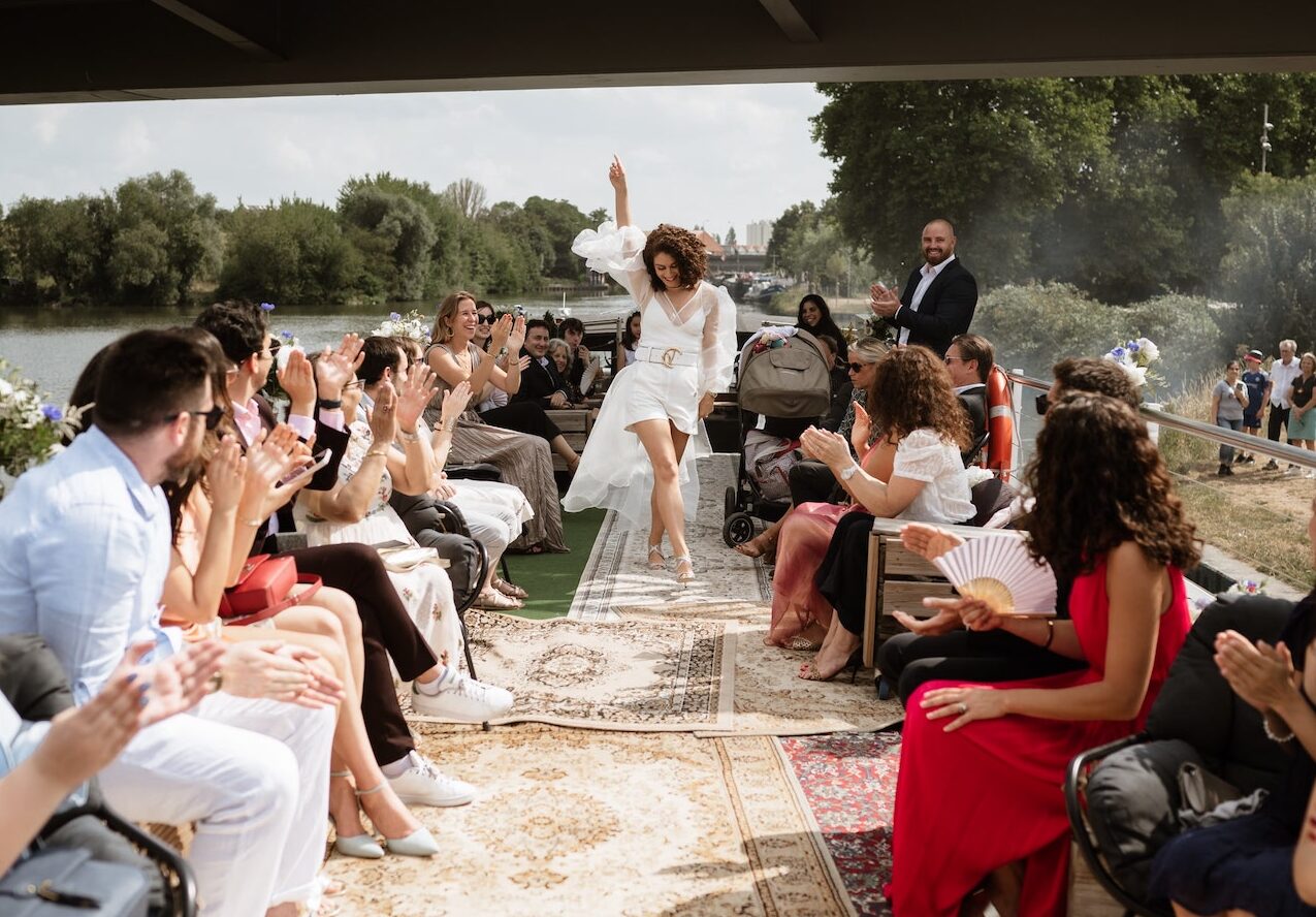 Urban wedding in Lille on a barge - Sawssen + Samuel - Madame C Wedding Blog