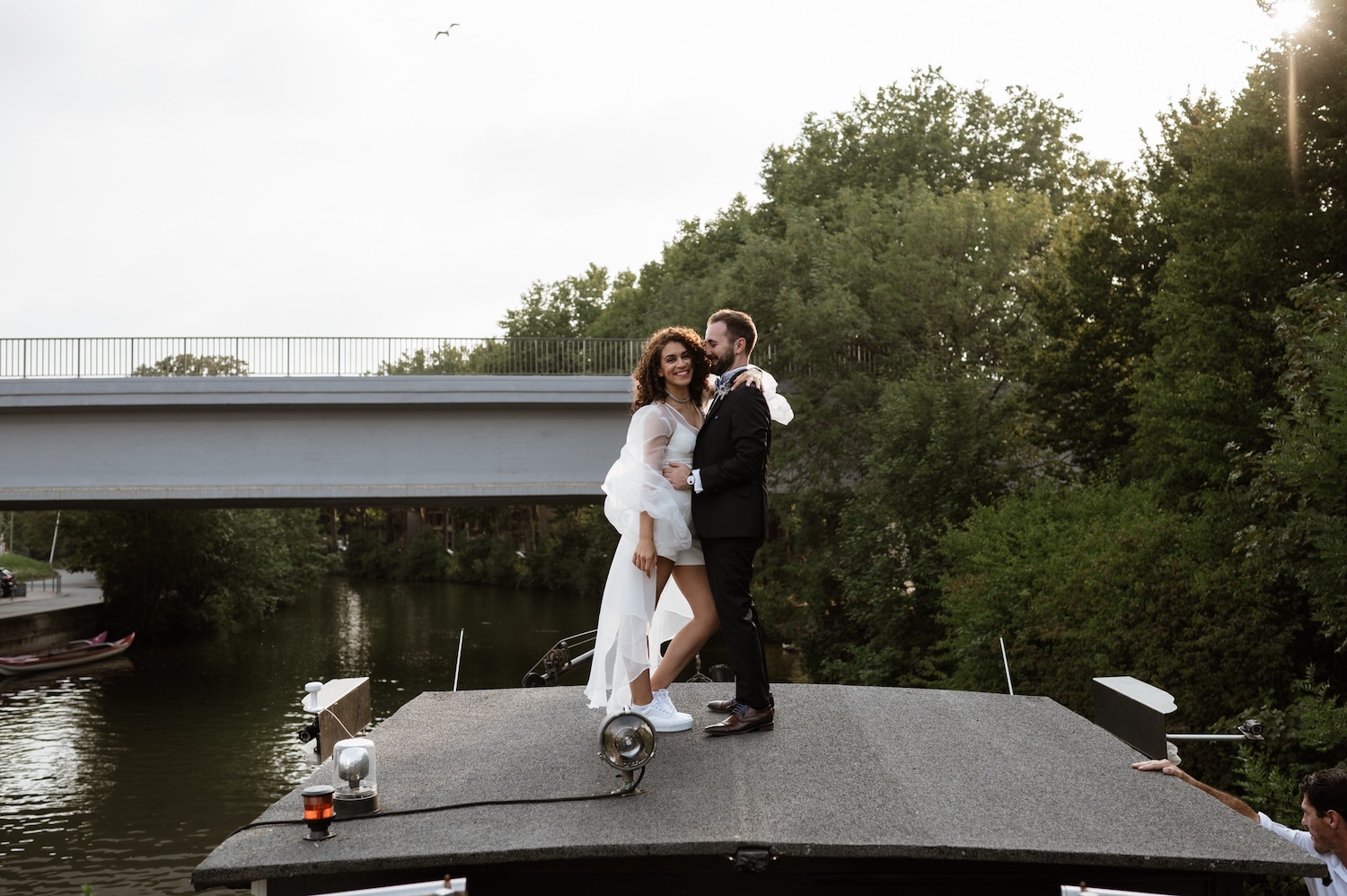 Urban wedding in Lille on a barge - Sawssen + Samuel - Madame C Wedding Blog