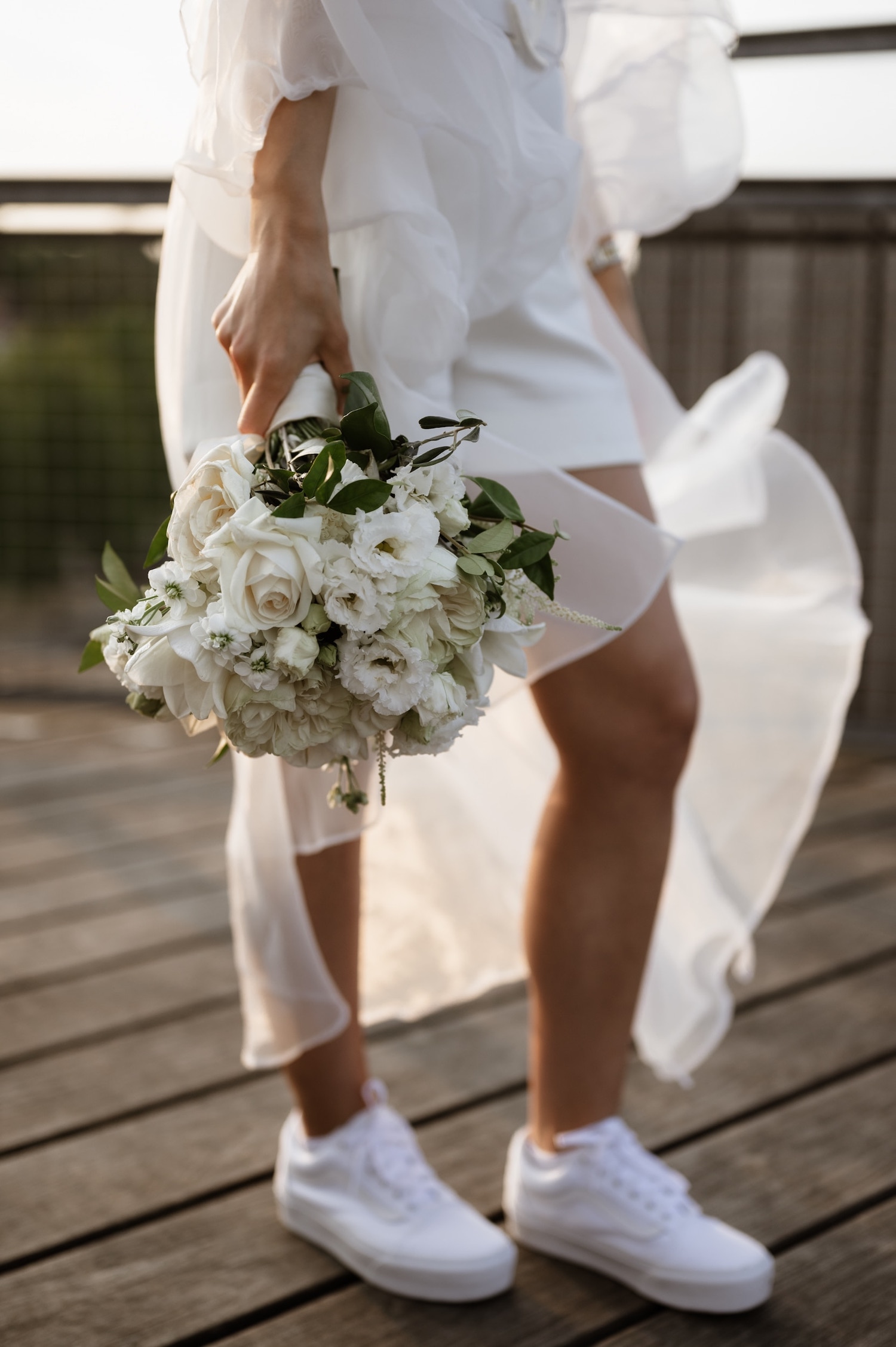 Urban wedding in Lille on a barge - Sawssen + Samuel - Madame C Wedding Blog