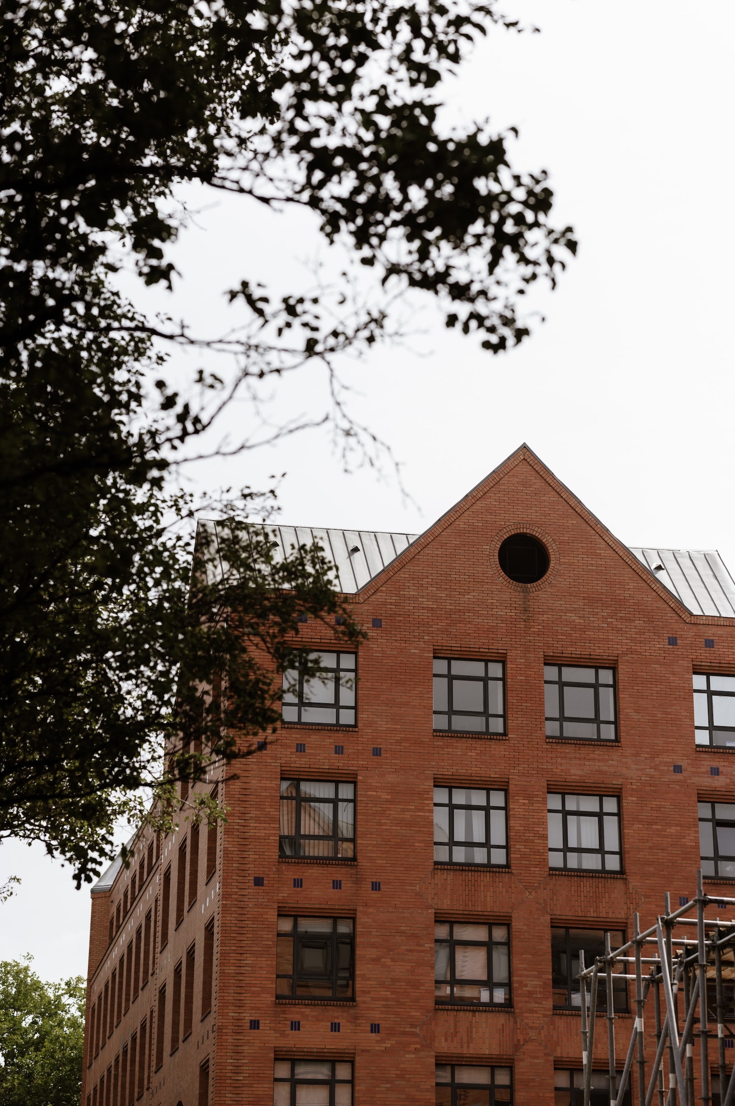 Mariage urbain à Lille sur une péniche - Sawssen + Samuel - Blog Mariage Madame C