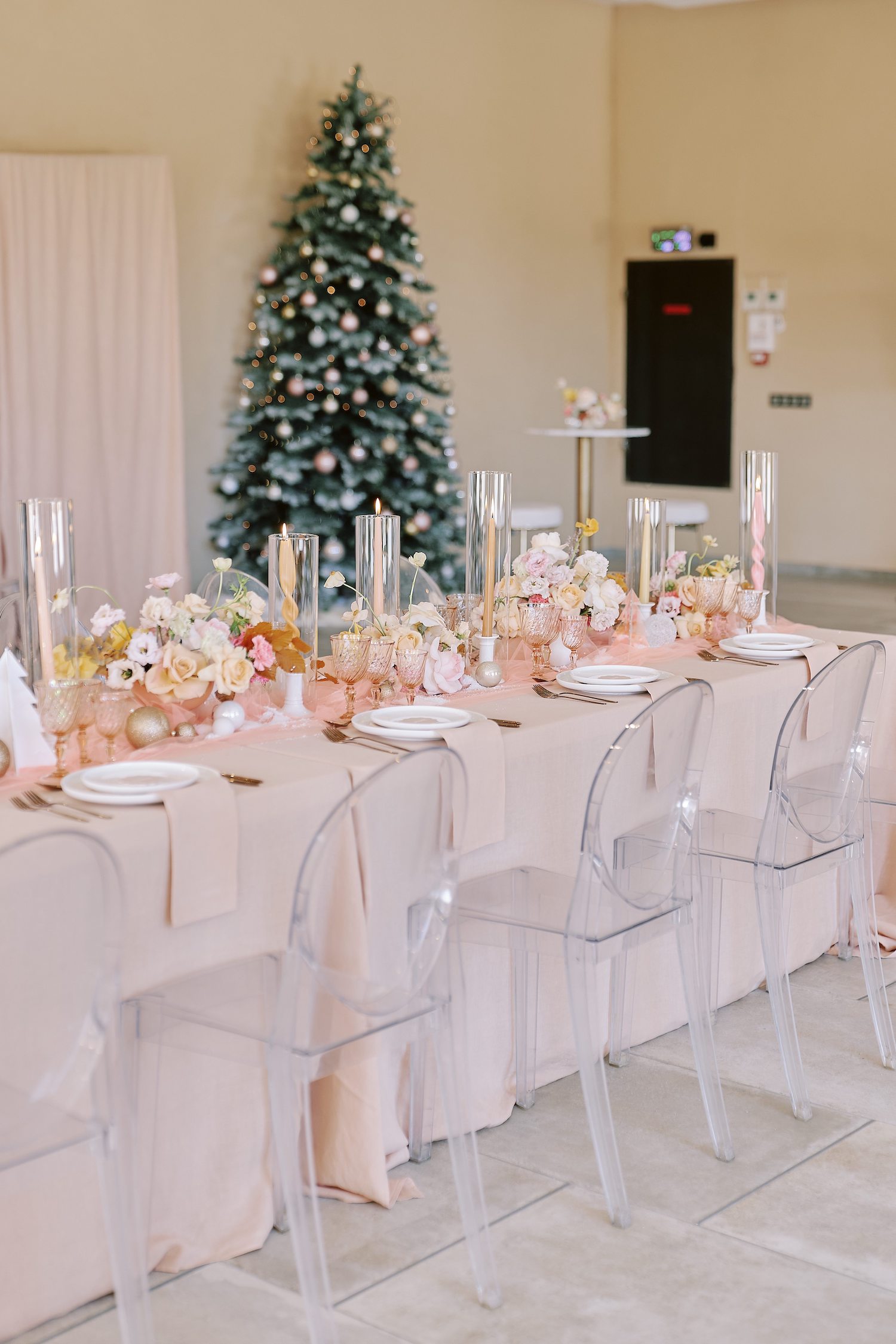 Sparkly Christmas - Blog Mariage Madame C Noël pastel au Domaine de Valbrillant © Thomas Audiffrent et Valery Villard