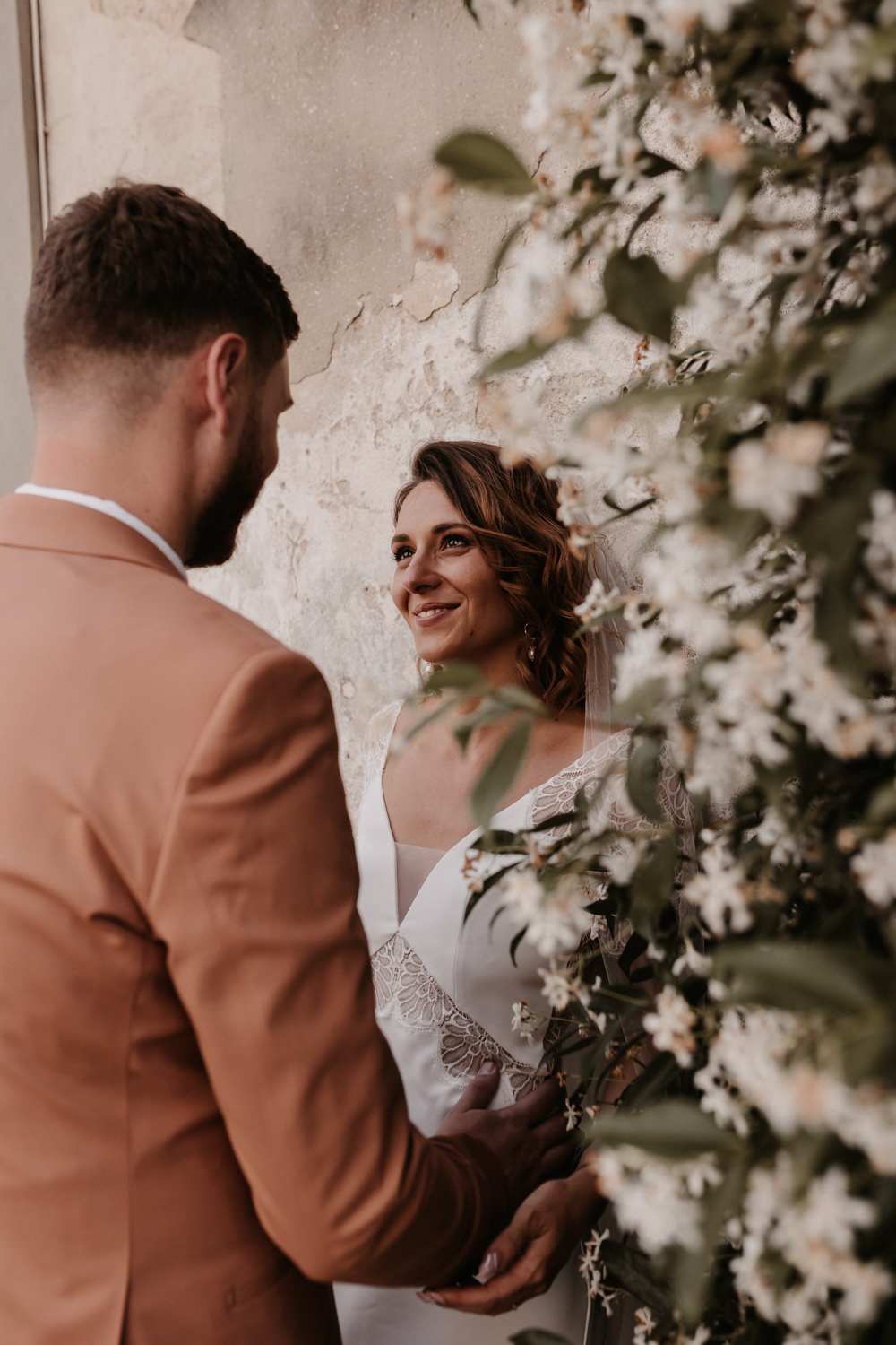 Mariage terracotta au Mas de Remoulis - Jeanne + Arthur - Blog Mariage Madame C