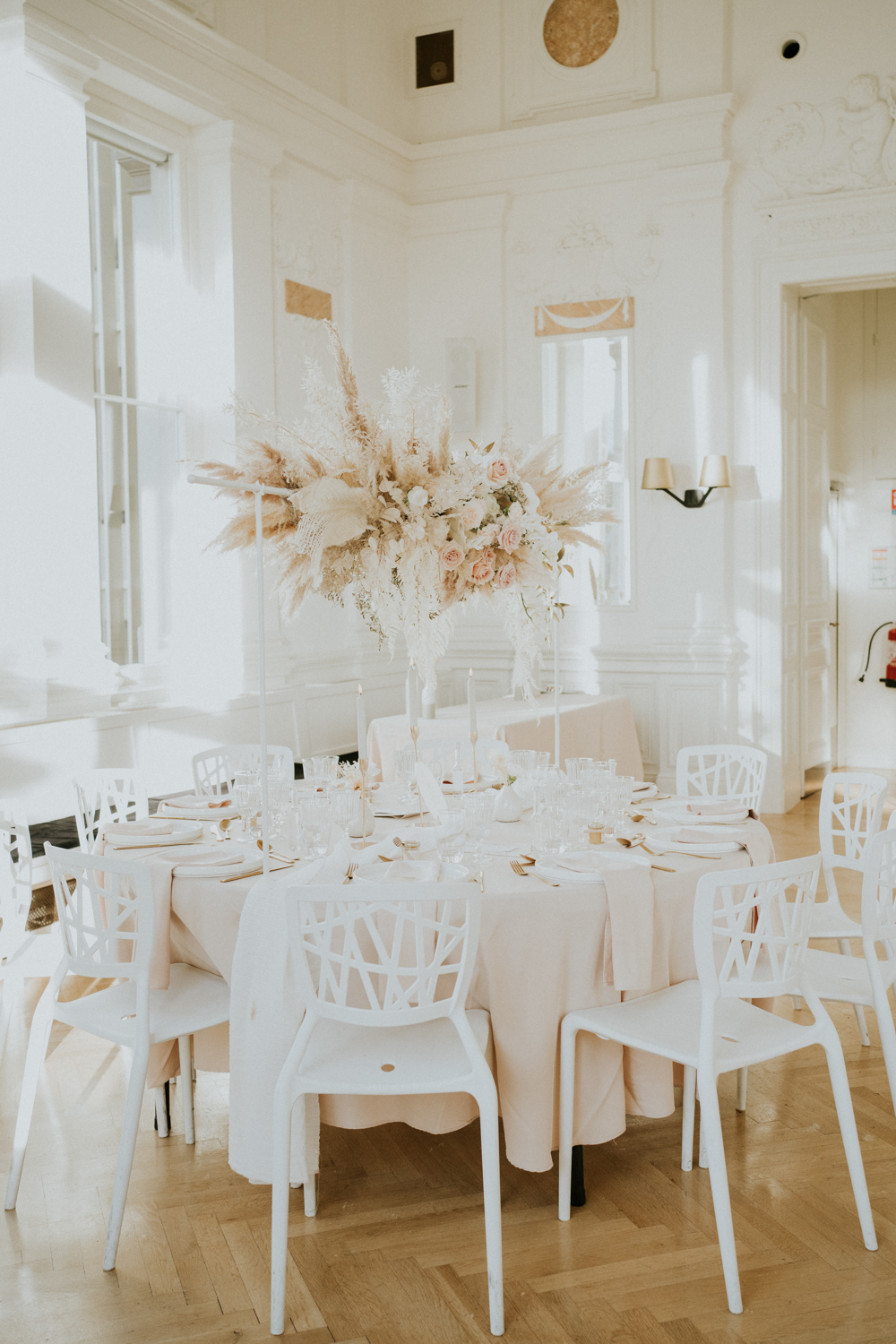 Mariage Moderne en blanc à Strasbourg - Anne + Yannick - Blog Mariage Madame C