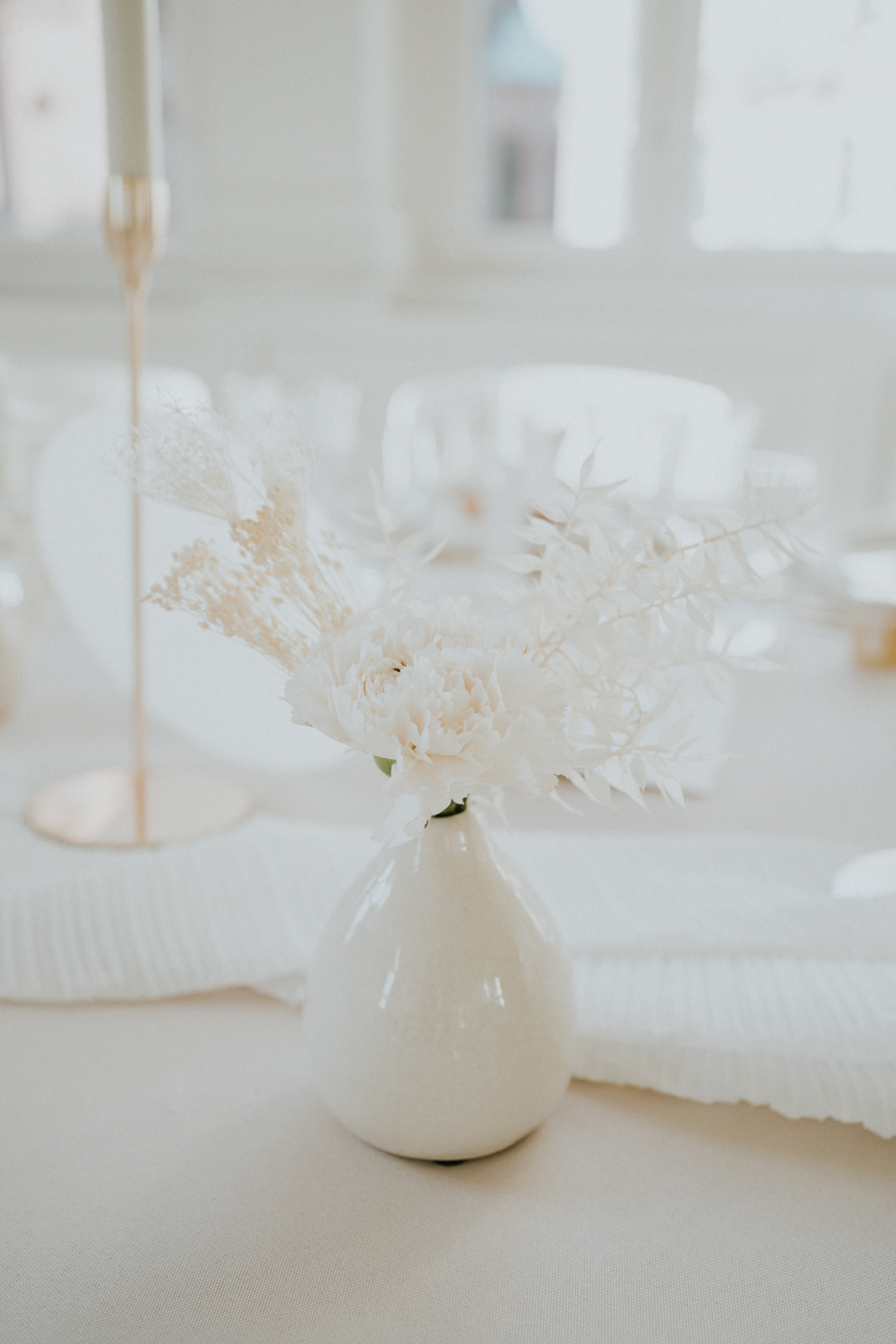 Mariage Moderne en blanc à Strasbourg - Anne + Yannick - Blog Mariage Madame C