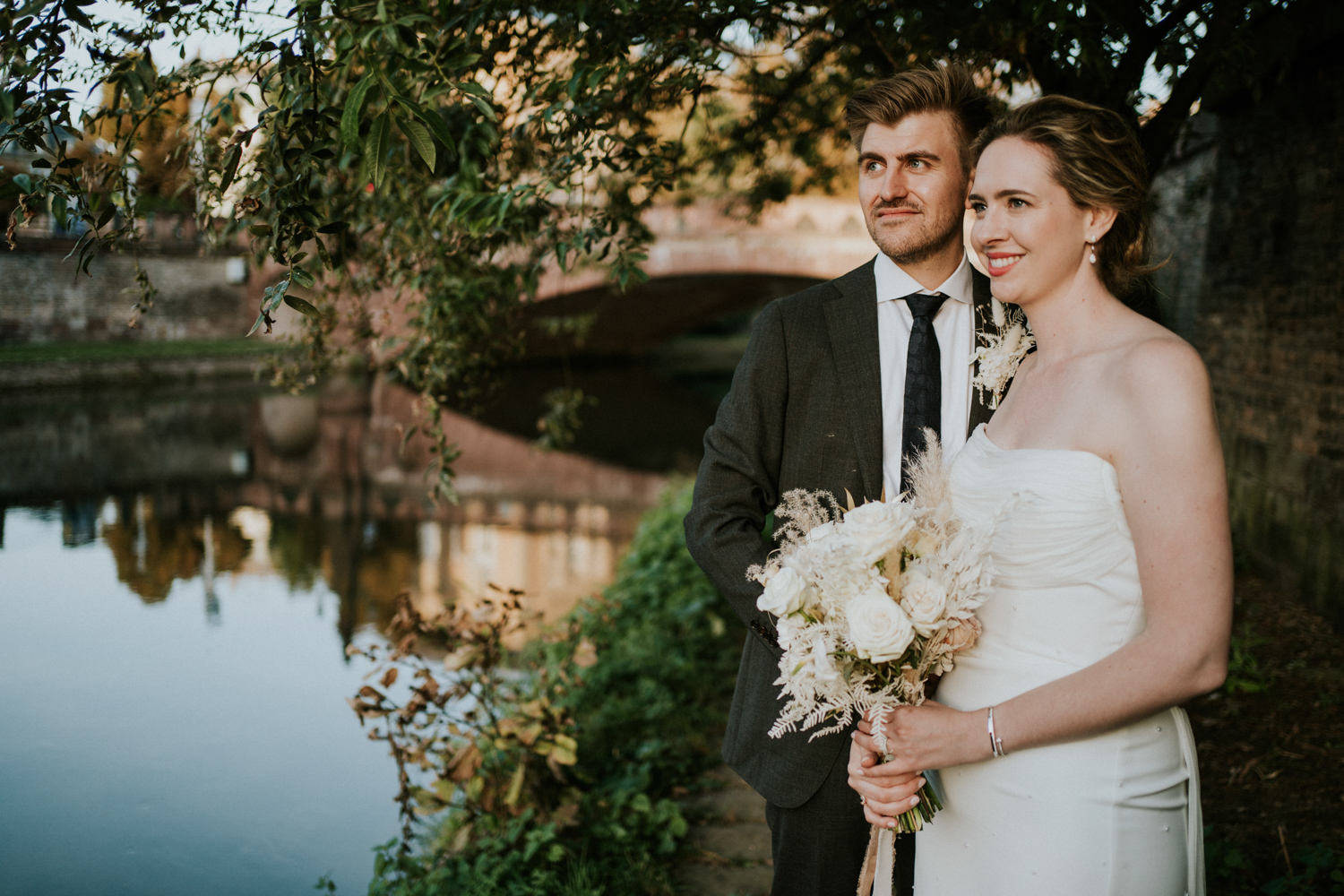 Mariage Moderne en blanc à Strasbourg - Anne + Yannick - Blog Mariage Madame C