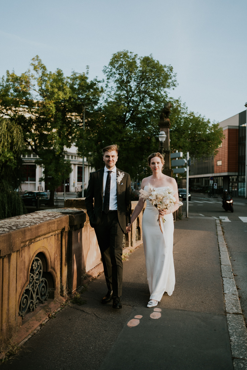 Mariage Moderne en blanc à Strasbourg - Anne + Yannick - Blog Mariage Madame C