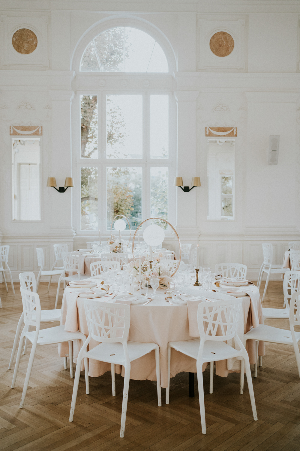 Mariage Moderne en blanc à Strasbourg - Anne + Yannick - Blog Mariage Madame C