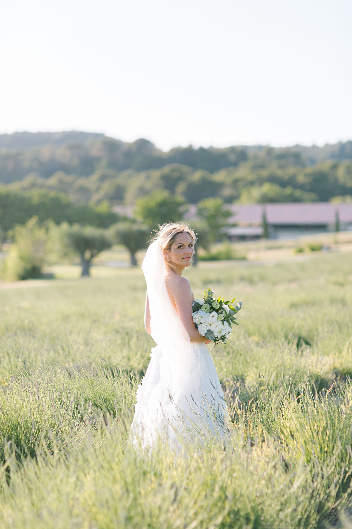 Mariage romantique aux Domaines de Patras - Cora + François - Blog Mariage Madame C