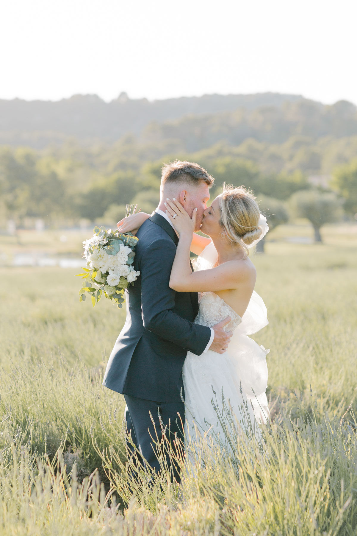 Mariage romantique aux Domaines de Patras - Cora + François - Blog Mariage Madame C