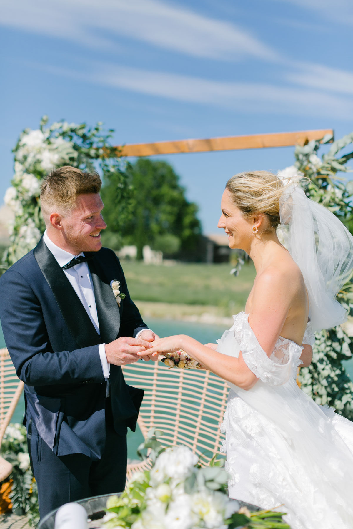 Mariage romantique aux Domaines de Patras - Cora + François - Blog Mariage Madame C