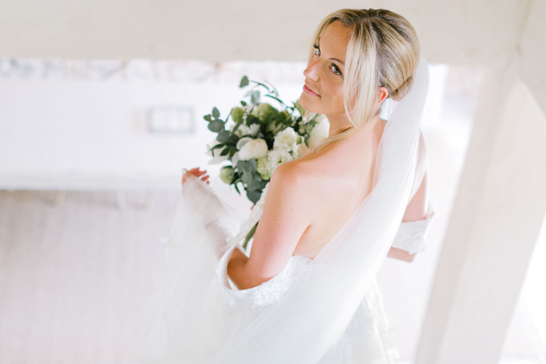 Mariage romantique aux Domaines de Patras - Cora + François - Blog Mariage Madame C