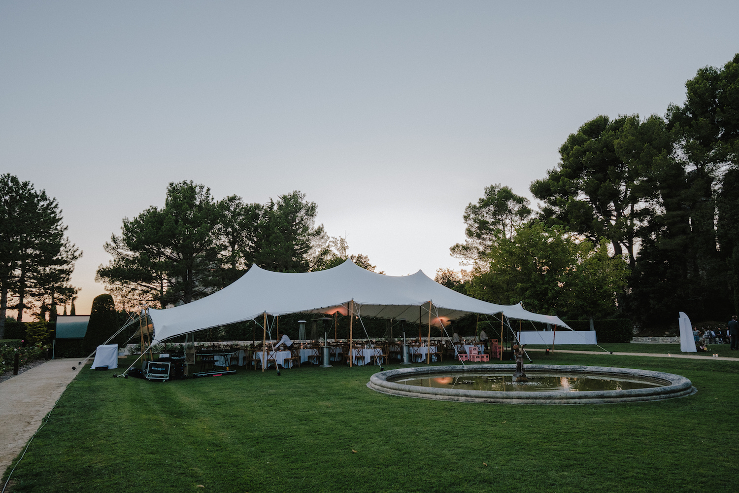 Mariage de Provence au Château de Grimaldi - Daphné + Clément - Blog Mariage Madame C