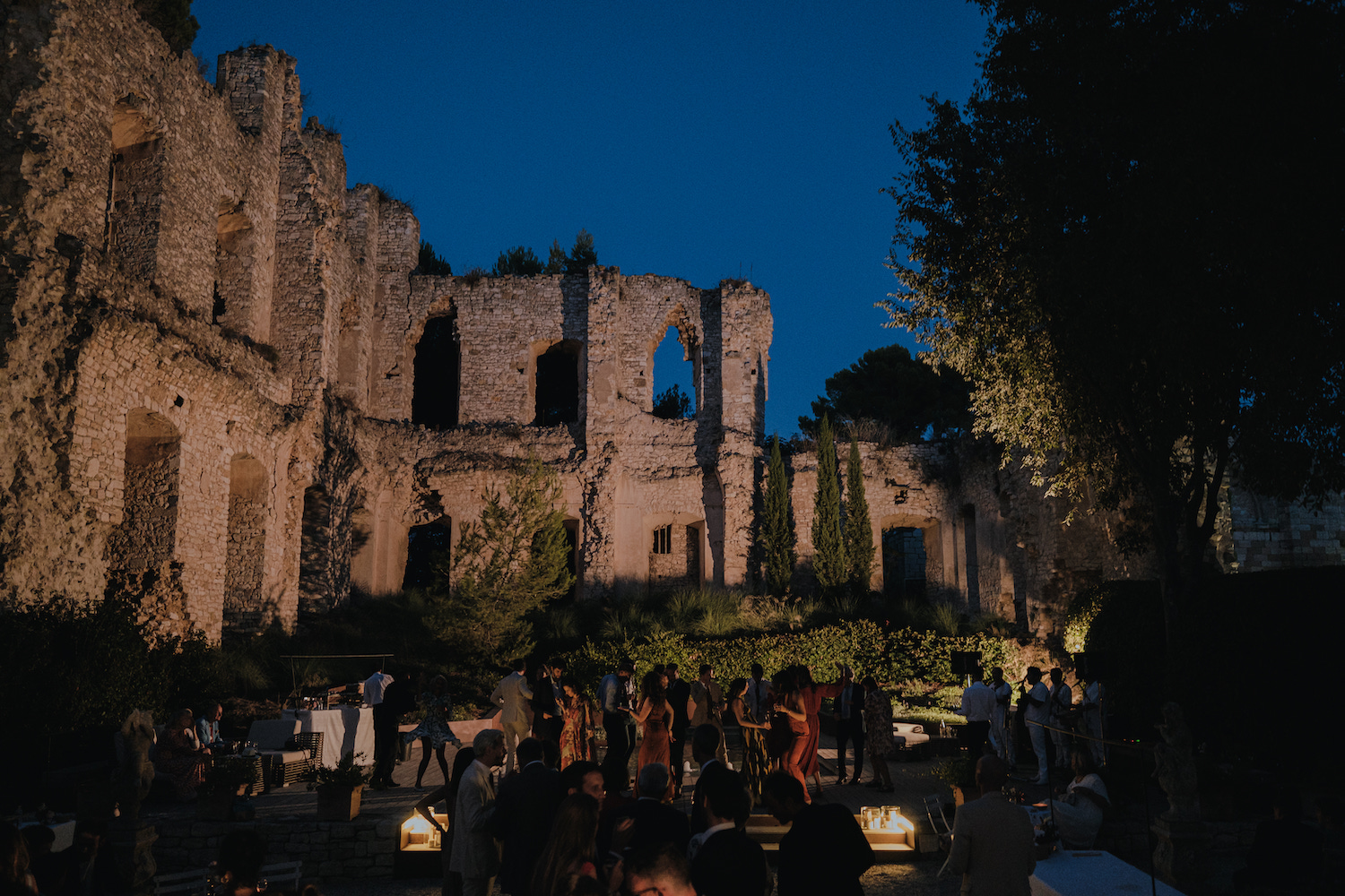 Mariage de Provence au Château de Grimaldi - Daphné + Clément - Blog Mariage Madame C