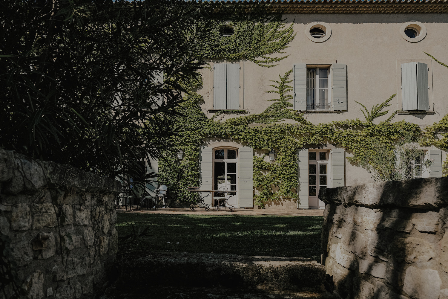 Mariage de Provence au Château de Grimaldi - Daphné + Clément - Blog Mariage Madame C