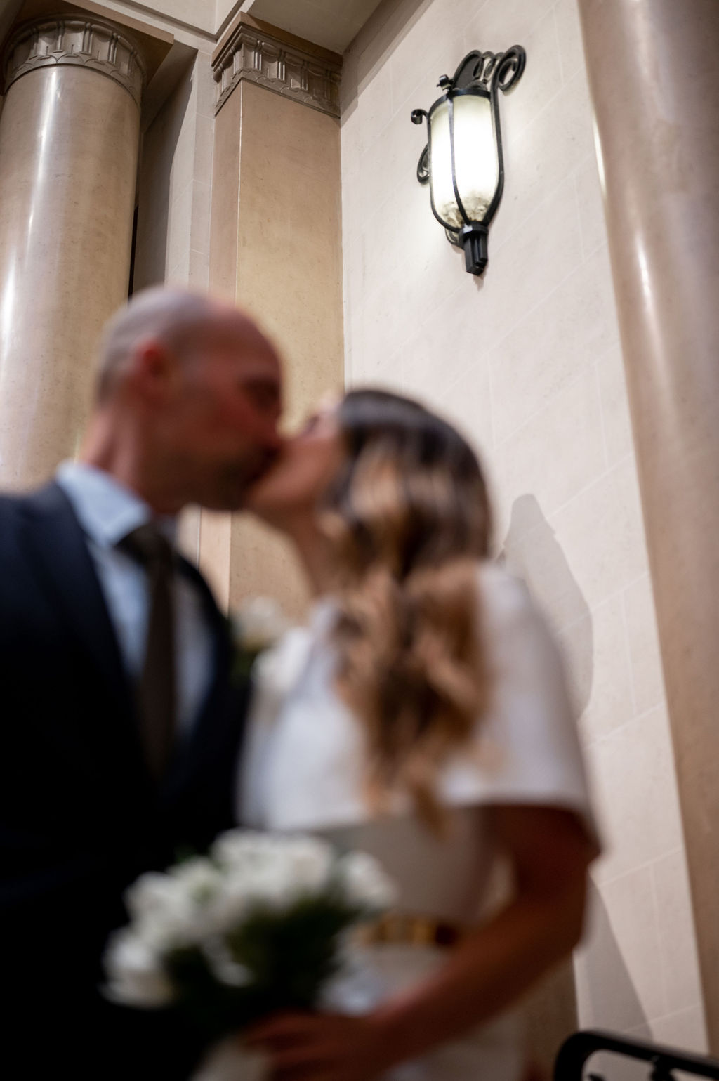 Mariage civil d'hiver à Paris 5 - Clémence + Thomas - Blog Mariage Madame C Mariage civil d'hiver à Paris 5 © Mathilde Caelicia