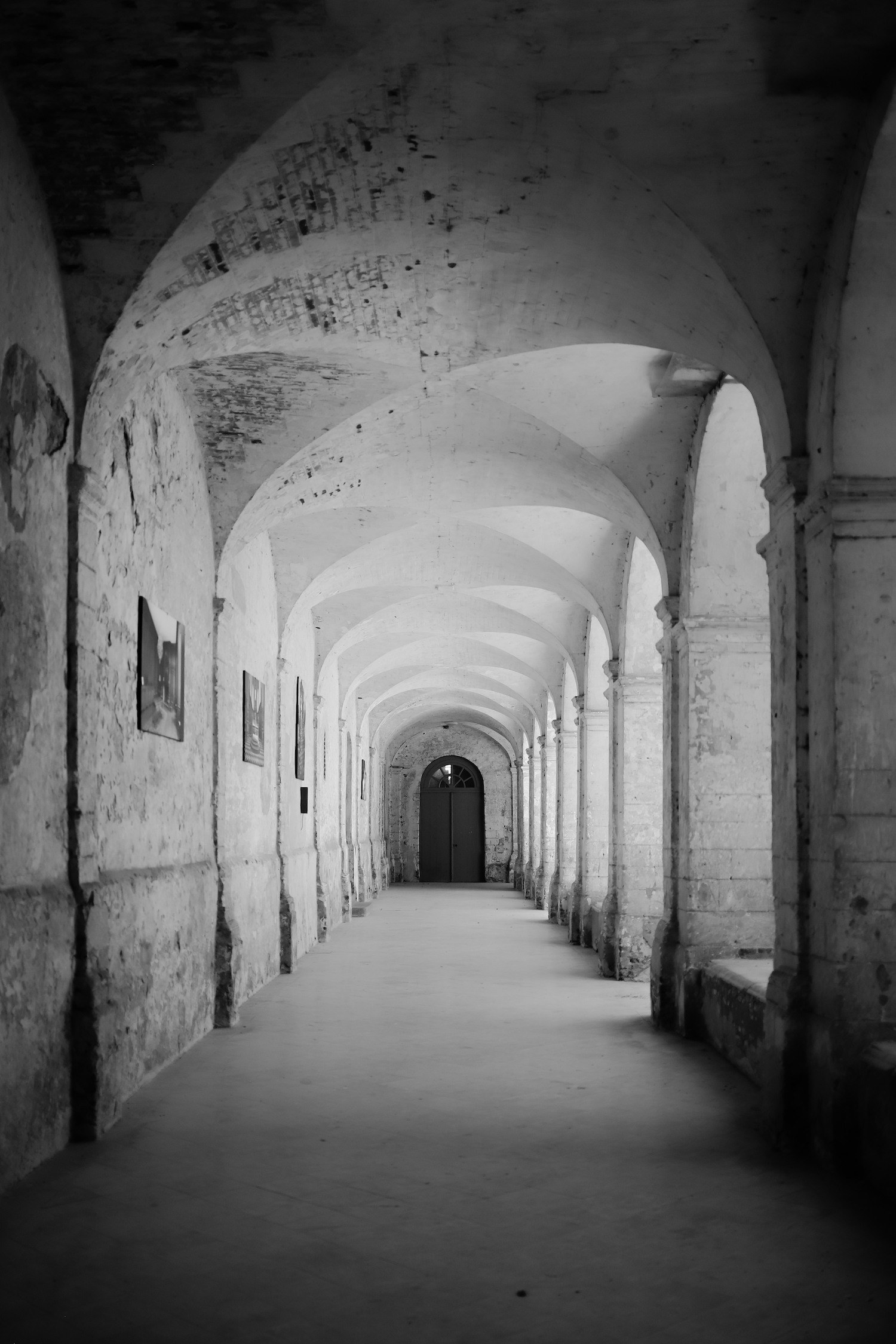 Mariage dans une Abbaye en Picardie - Fabiola + Christopher - Blog Mariage Madame C