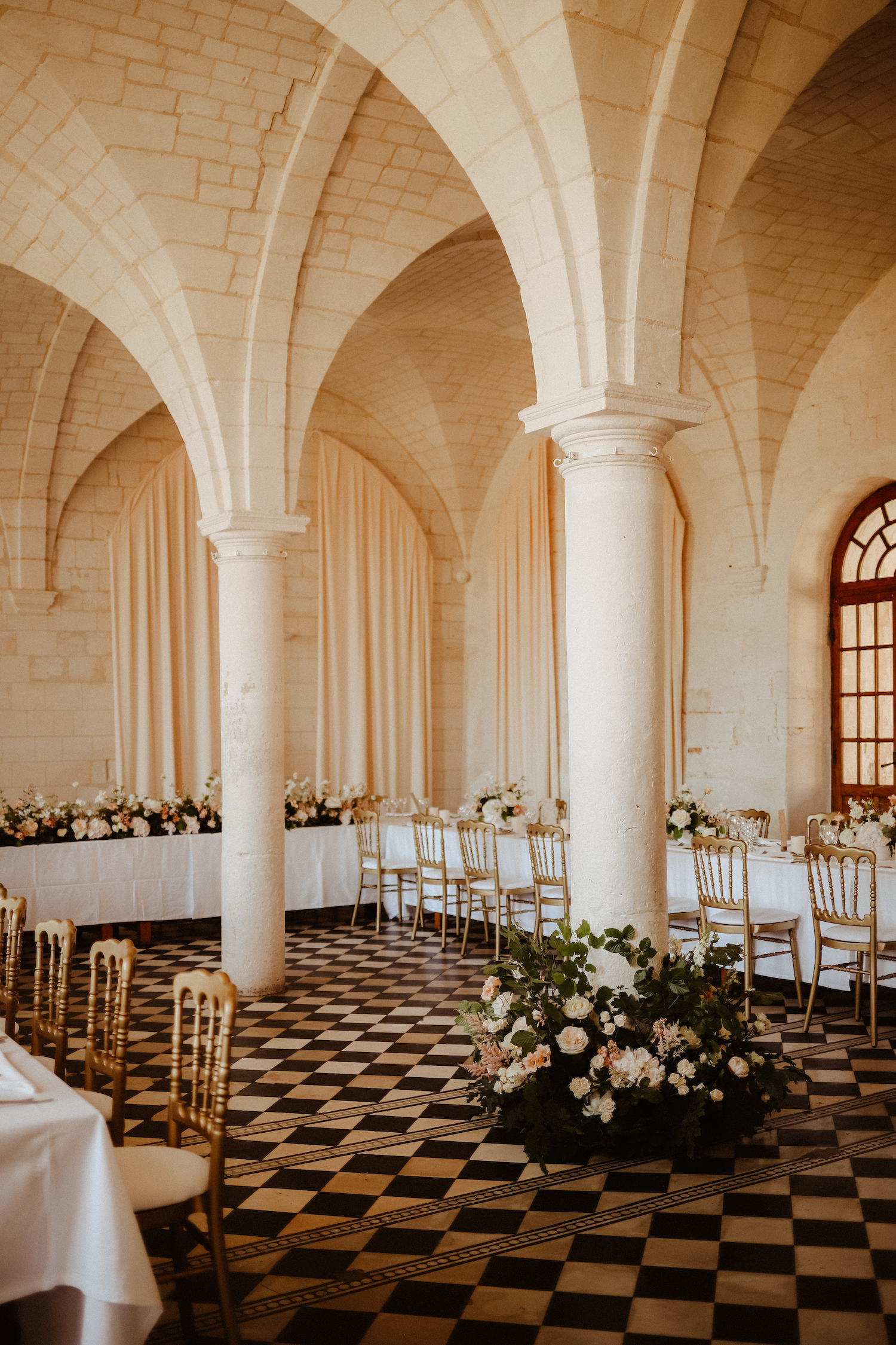 Mariage dans une Abbaye en Picardie - Fabiola + Christopher - Blog Mariage Madame C