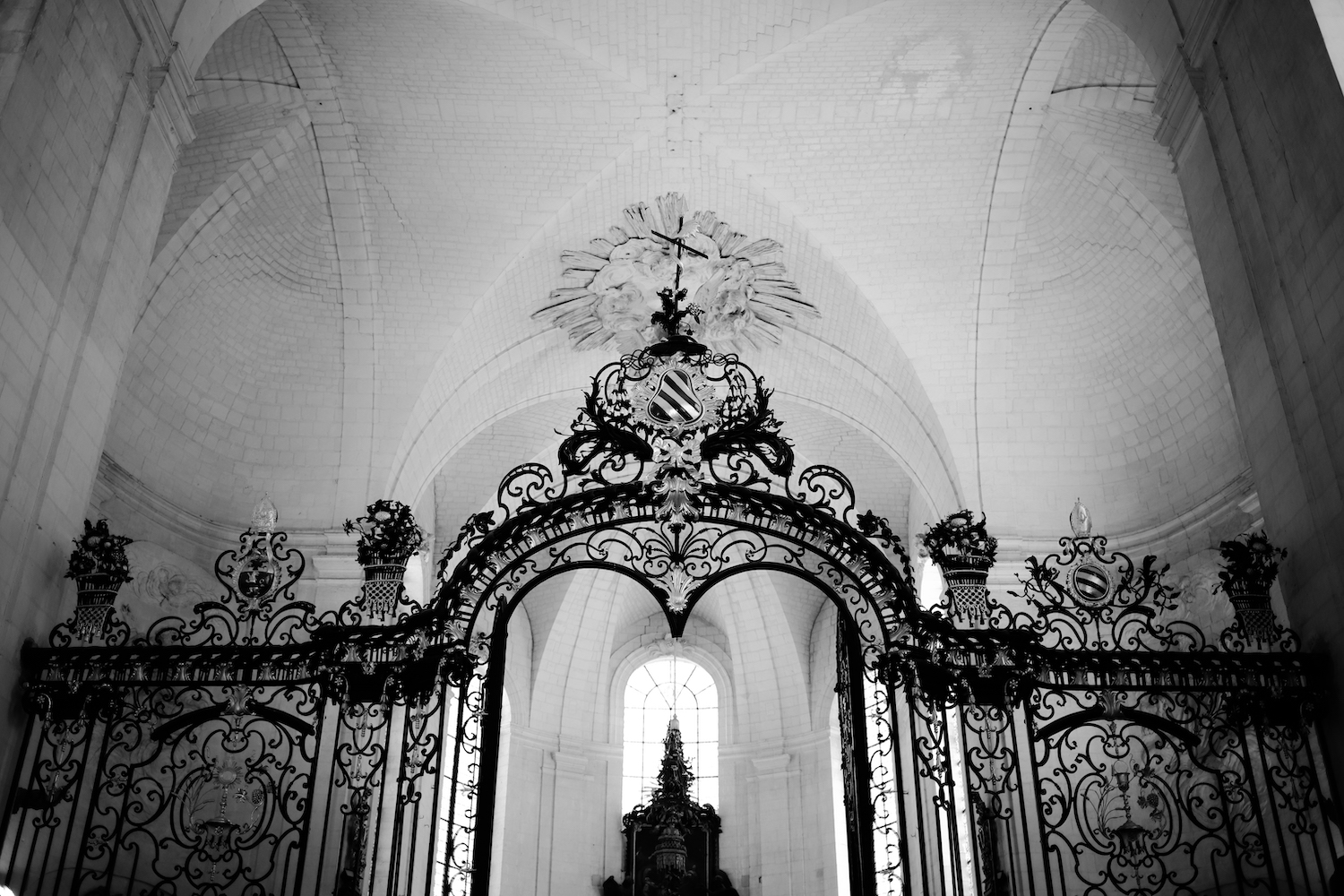 Mariage dans une Abbaye en Picardie - Fabiola + Christopher - Blog Mariage Madame C