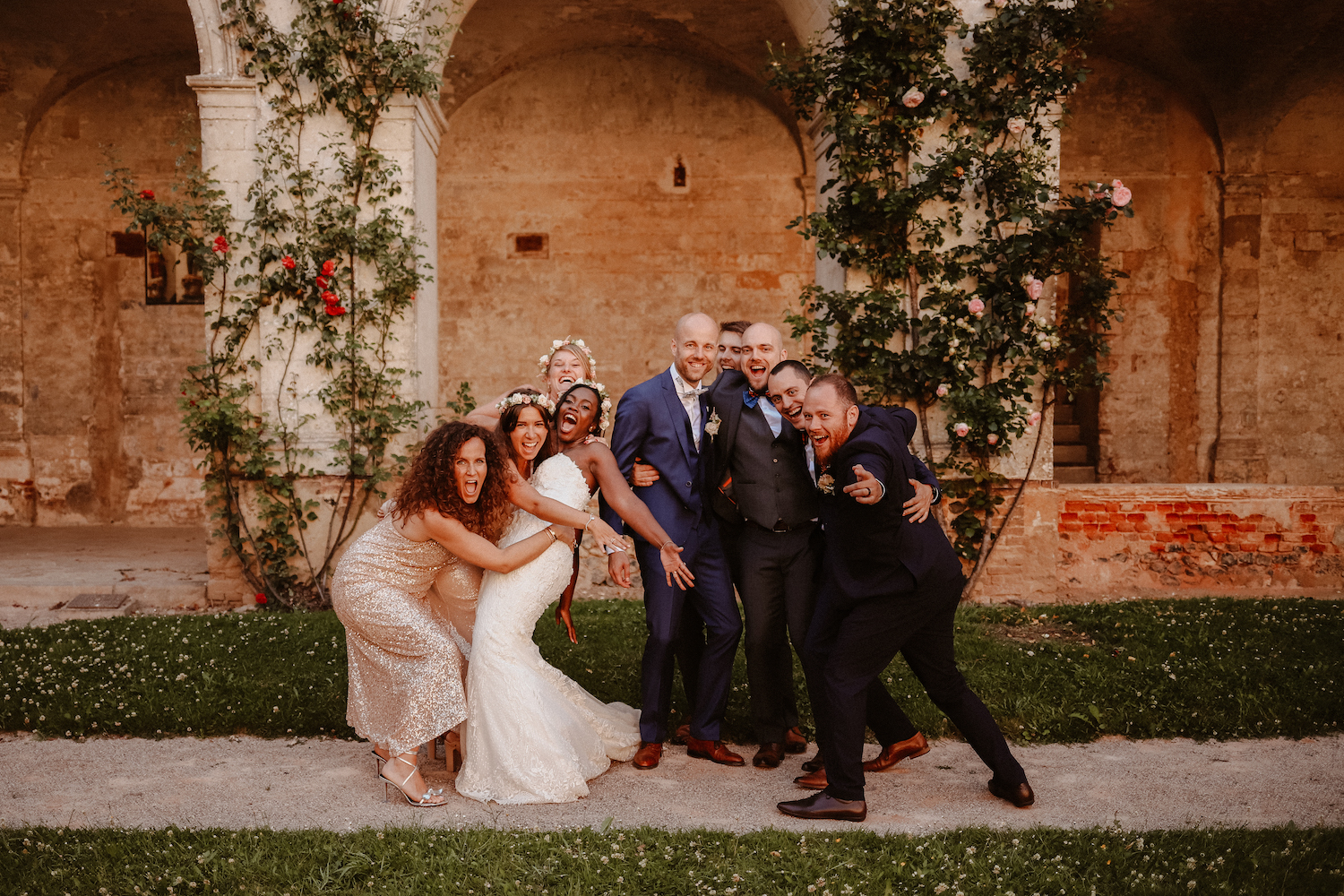 Mariage dans une Abbaye en Picardie - Fabiola + Christopher - Blog Mariage Madame C