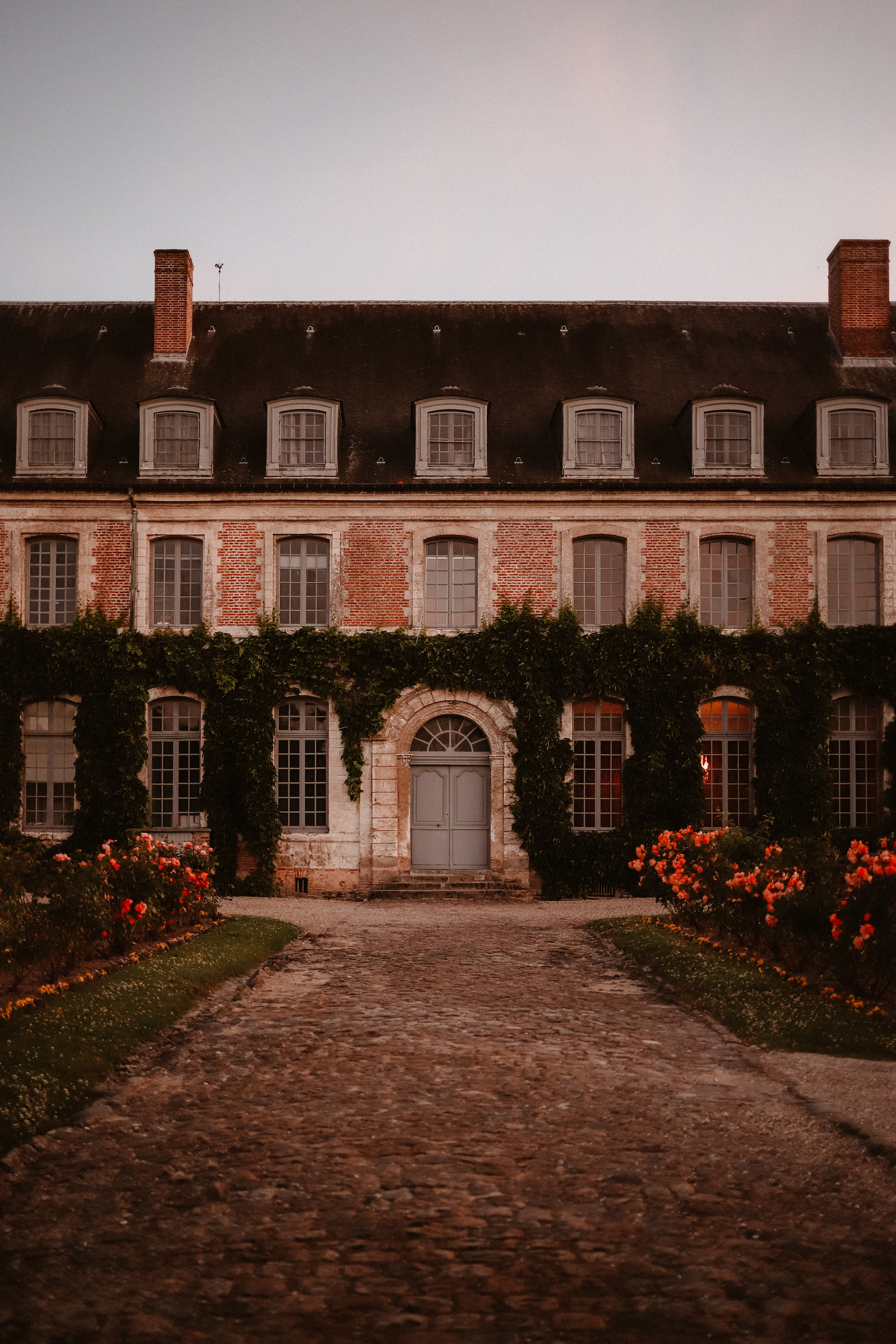 Mariage dans une Abbaye en Picardie - Fabiola + Christopher - Blog Mariage Madame C