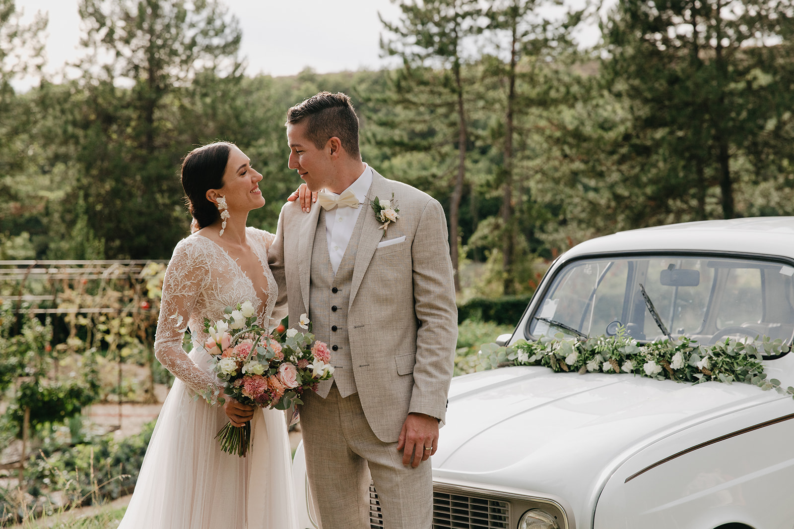 Mariage de Provence au Monastère de Ségries - Michelle + Andrin - Blog Mariage Madame C