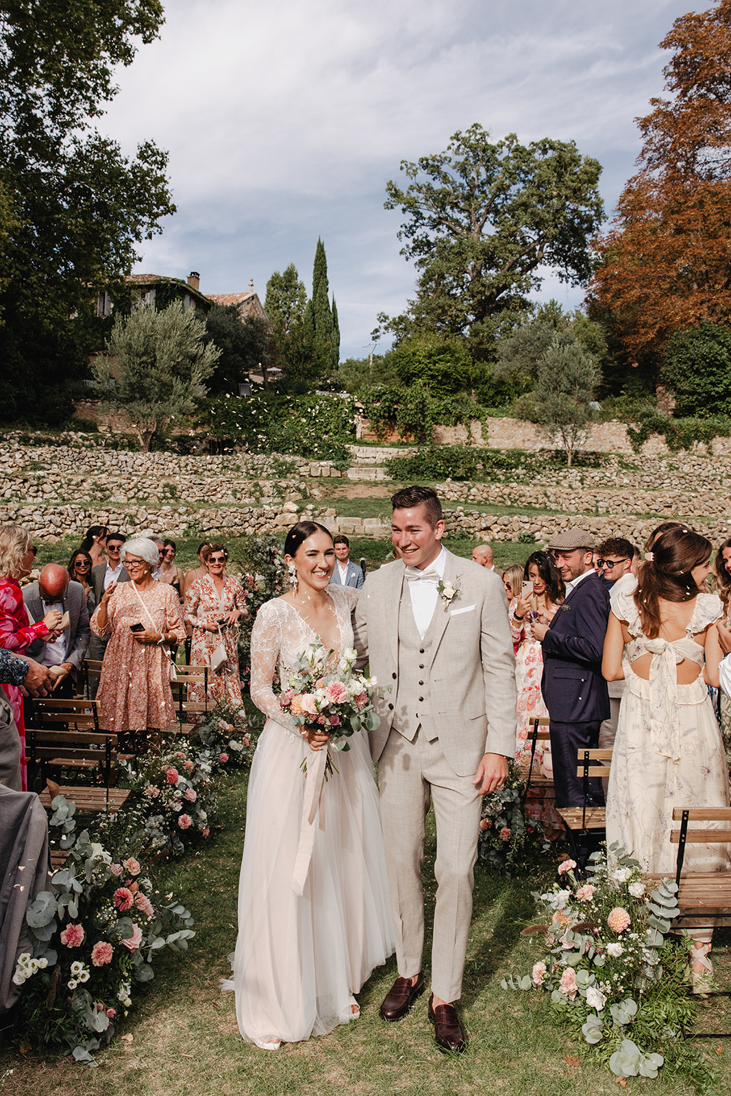 Mariage de Provence au Monastère de Ségries - Michelle + Andrin - Blog Mariage Madame C