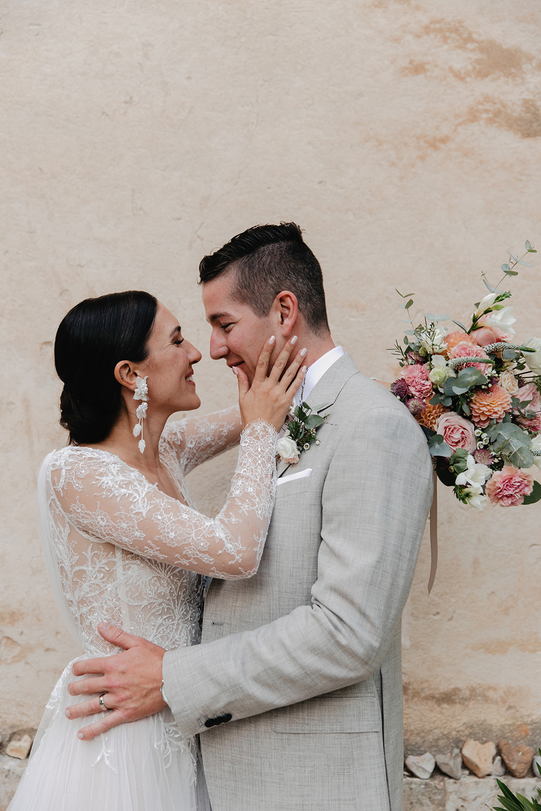 Mariage de Provence au Monastère de Ségries - Michelle + Andrin - Blog Mariage Madame C