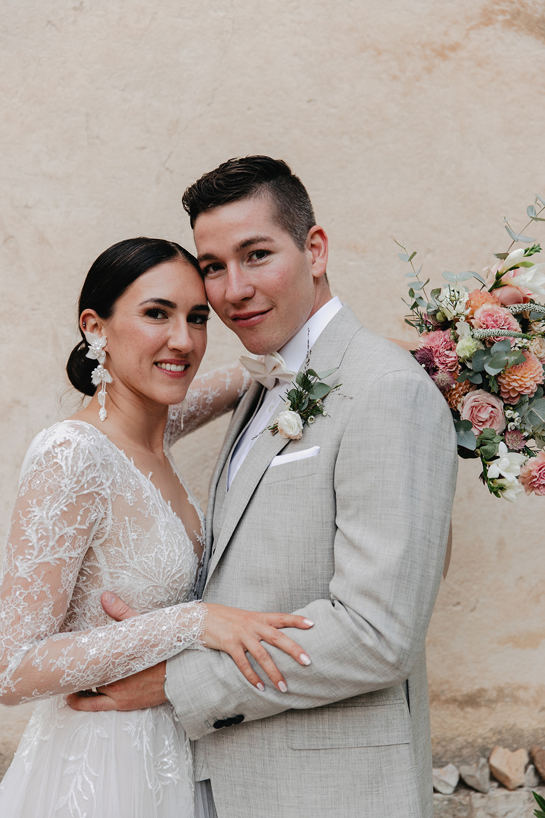 Mariage de Provence au Monastère de Ségries - Michelle + Andrin - Blog Mariage Madame C