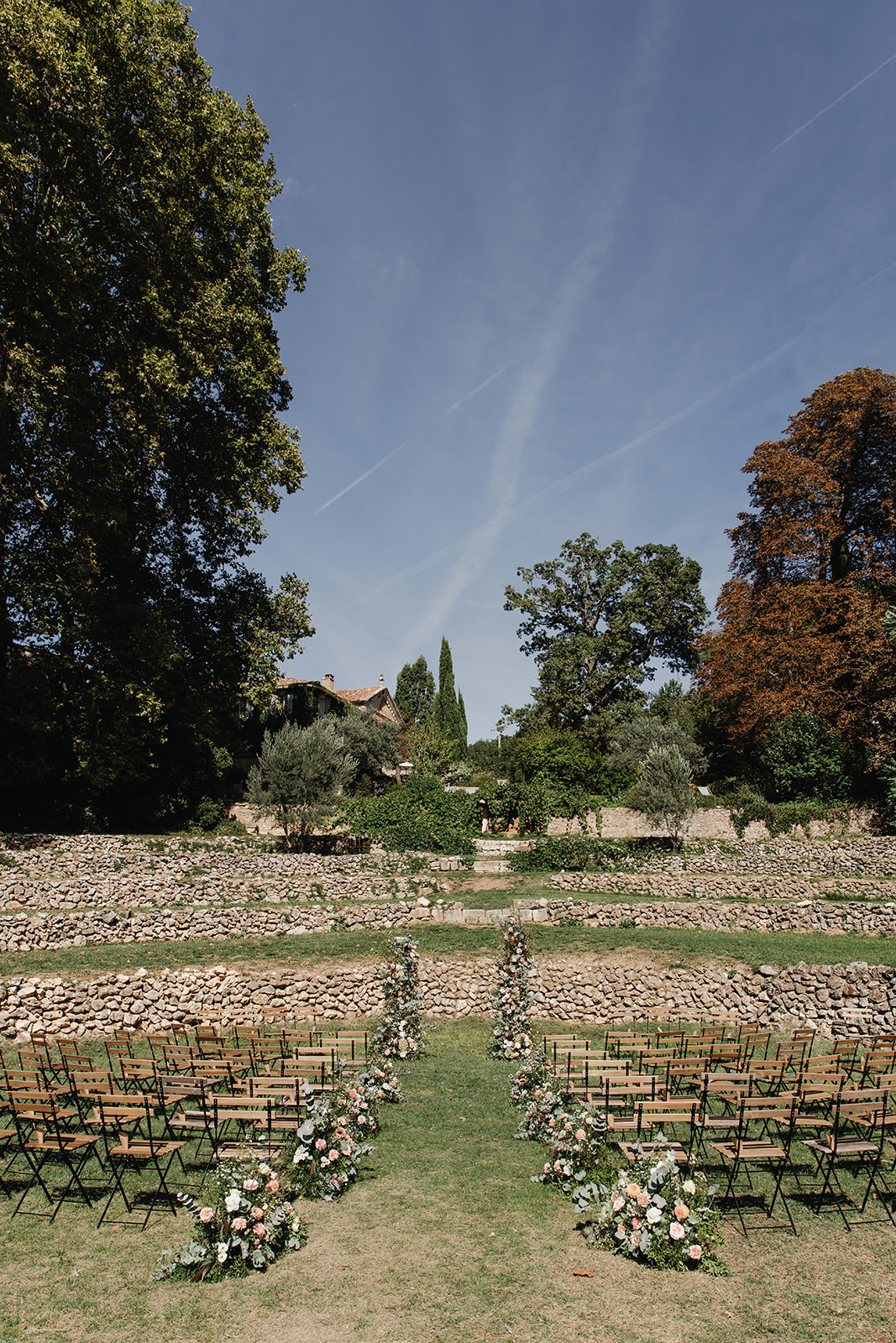 Mariage de Provence au Monastère de Ségries - Michelle + Andrin - Blog Mariage Madame C