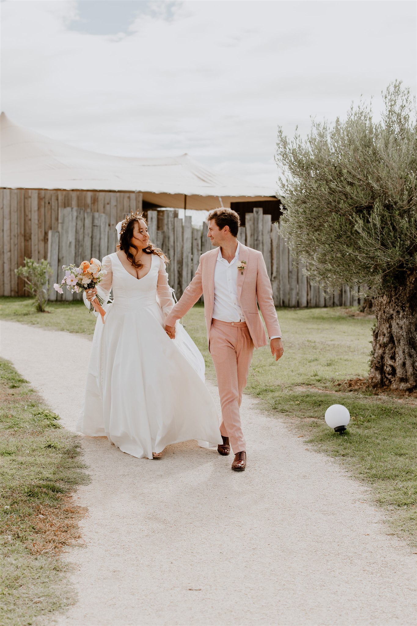 Mariage d'Automne aux Domaines de Patras - Raphaëlle + Julien - Blog Mariage Madame C