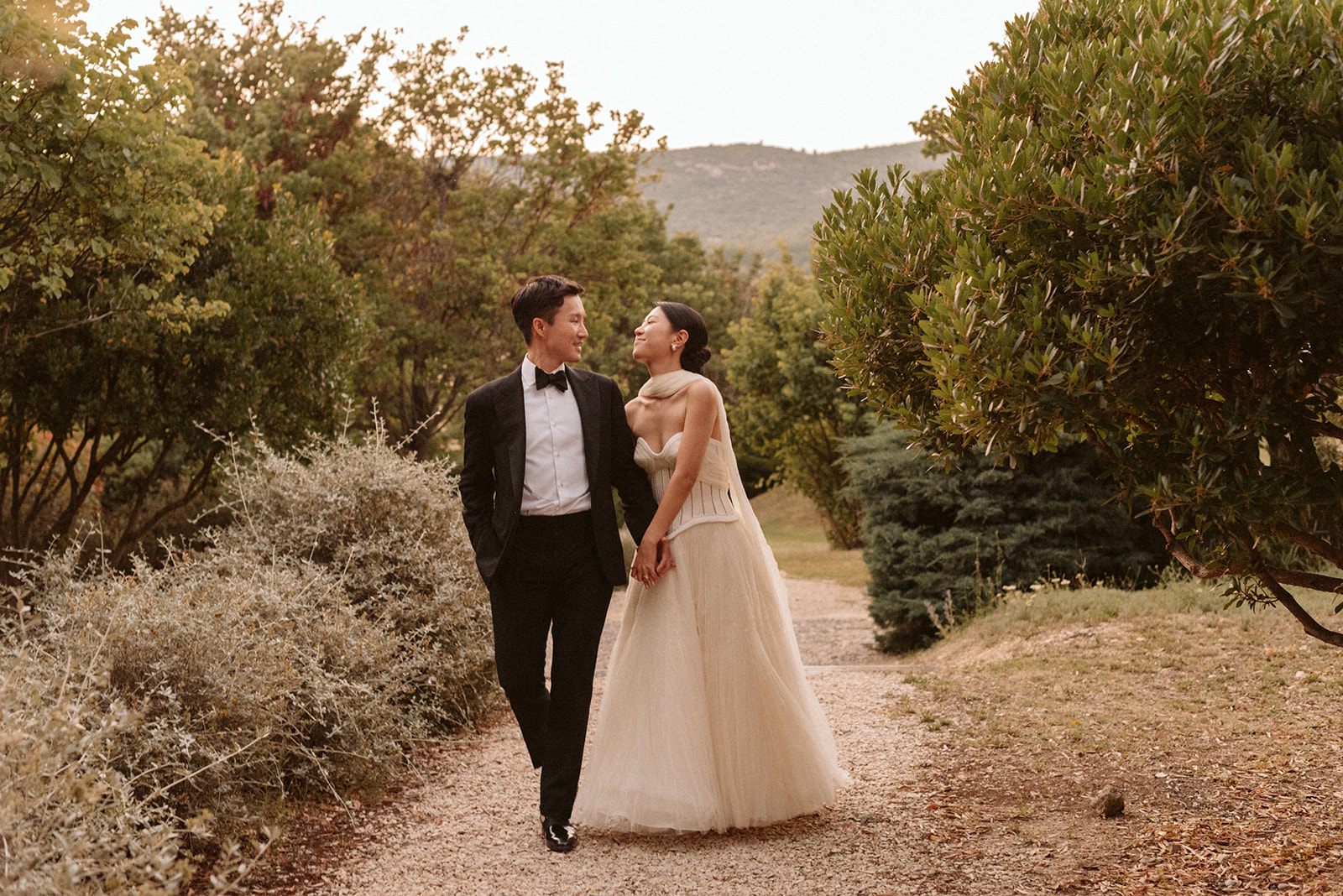 Mariage au Galinier de Lourmarin - Jennifer + Matt - Blog Mariage Madame C