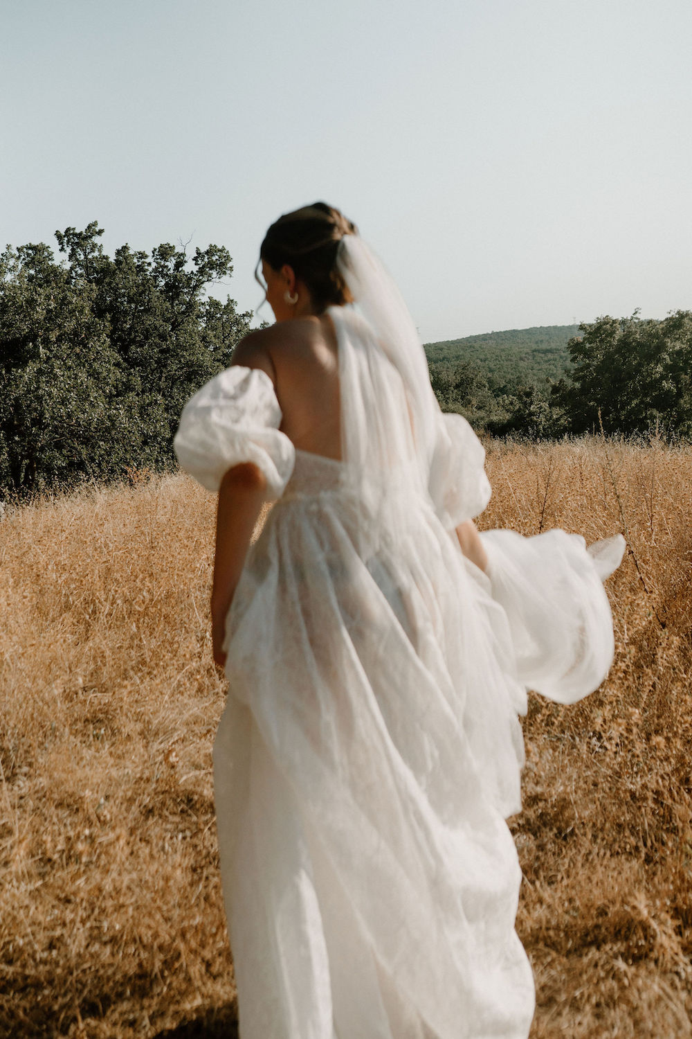 Louise Valentine collection 2024 - robes de mariée - Blog Mariage Madame C Louise Valentine collection 2024 - robes de mariée - Blog Mariage Madame C