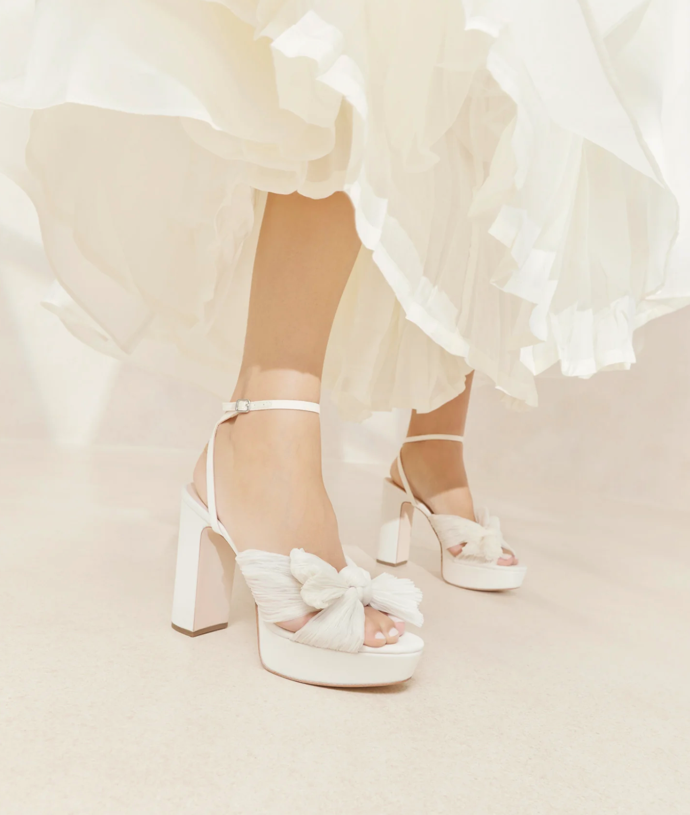 https://www.leblogdemadamec.fr/wp-content/uploads/2024/02/chaussures-mariage-loeffler-randal.1.png