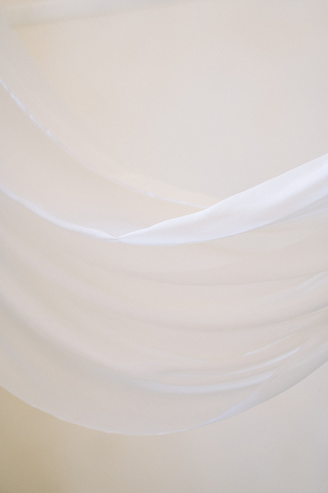 Romance de printemps à la Chartreuse de Valbonne - Blog Mariage Madame C