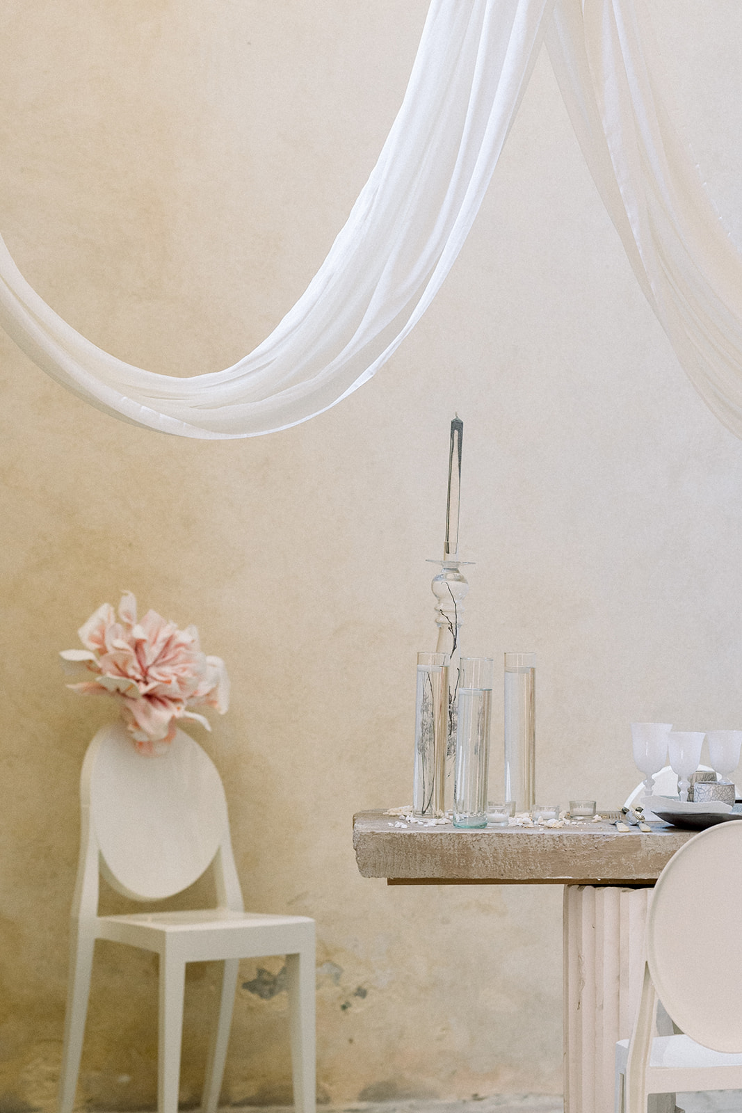 Romance de printemps à la Chartreuse de Valbonne - Blog Mariage Madame C