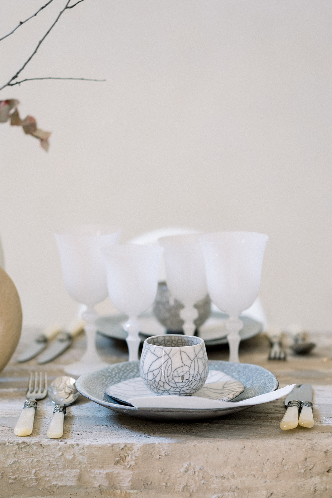 Romance de printemps à la Chartreuse de Valbonne - Blog Mariage Madame C