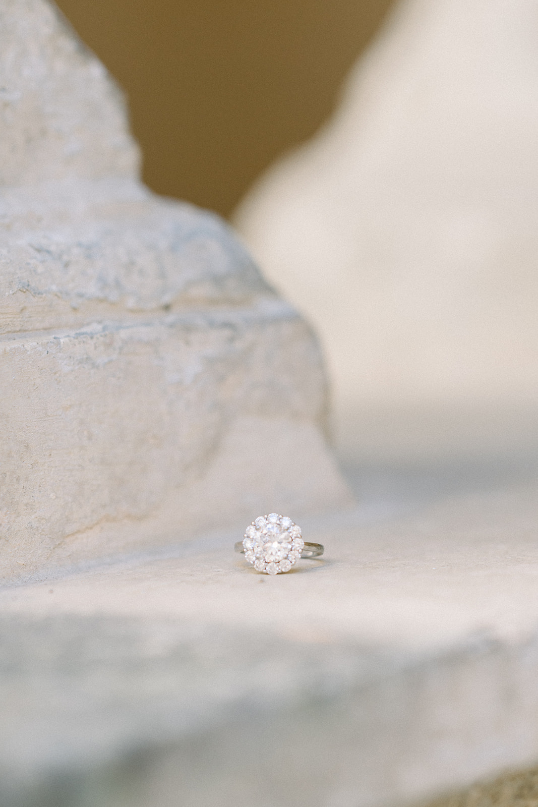 Romance de printemps à la Chartreuse de Valbonne - Blog Mariage Madame C