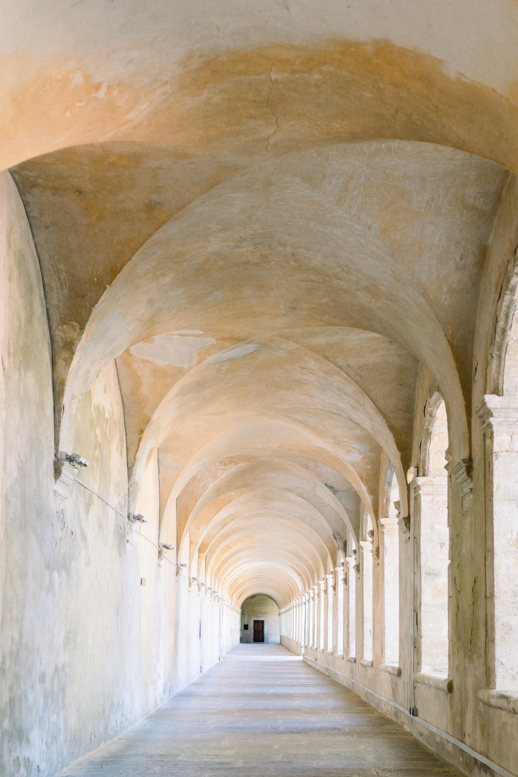 Romance de printemps à la Chartreuse de Valbonne - Blog Mariage Madame C
